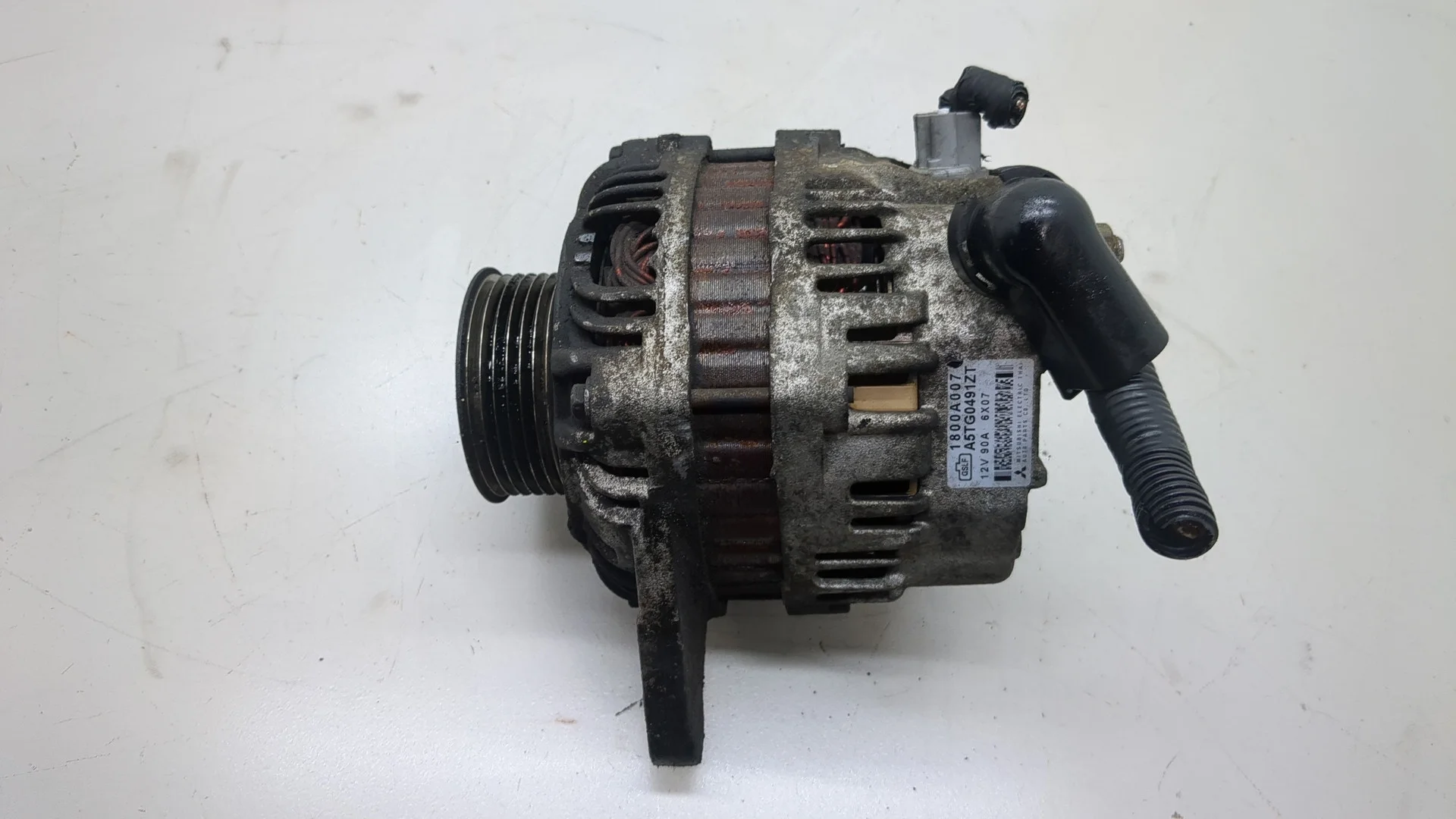 Генератор Mitsubishi L200 2006-2015 КПП автомат 4х4 (АКПП) 4D56 Дизель 2.5 л Турбо