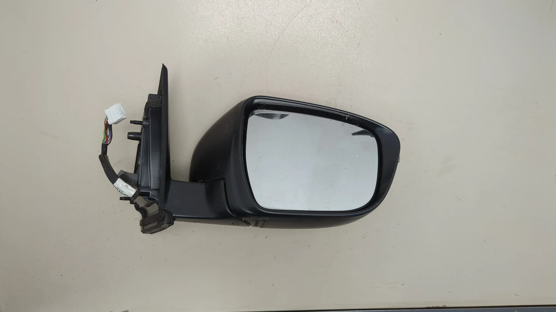 Зеркало боковое Nissan Qashqai 2013-2022 КПП 6-ст.мех.(МКПП) HRA2DDT Бензин 1.2 л Турбо-инжектор