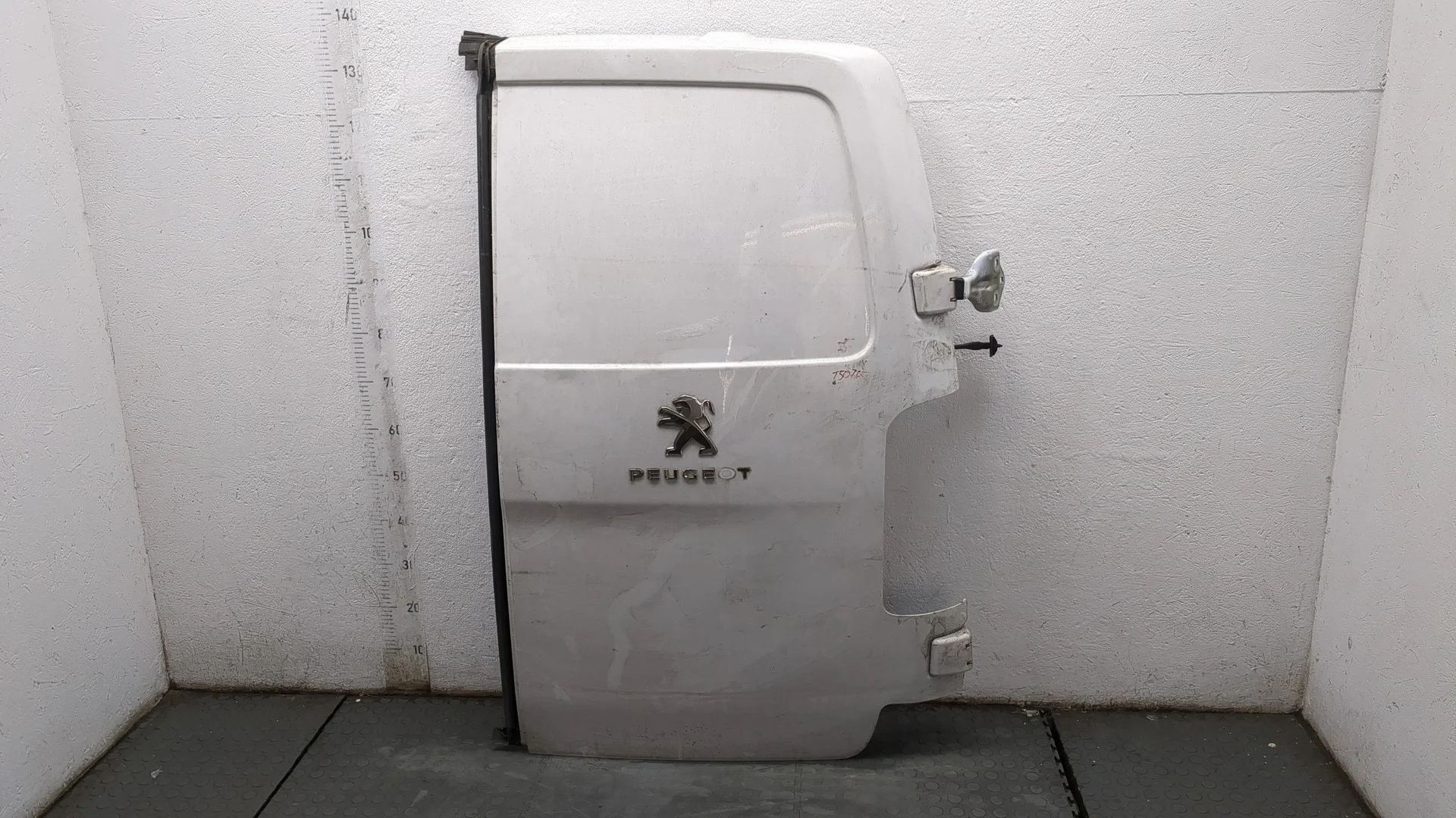 Дверь задняя (распашная) Peugeot Expert 2016-2025 КПП 6-ст.мех.(МКПП) YHR Дизель 1.5 л HDI