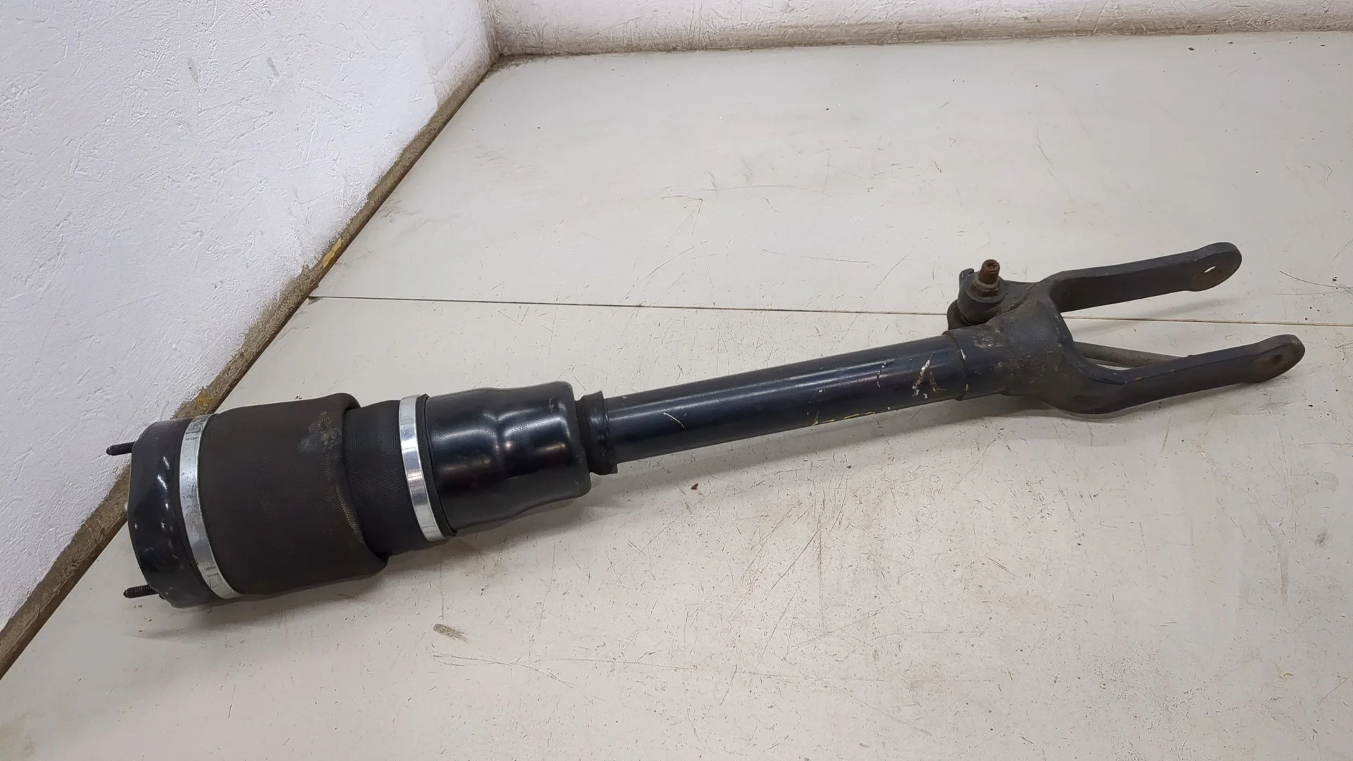 Амортизатор подвески Mercedes-Benz GL-Class X164 2006-2012 КПП автомат 4х4 (АКПП) M273.923 Бензин 4.7 л Инжектор