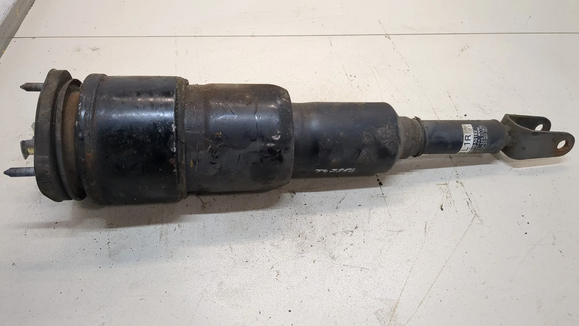 Амортизатор подвески Lexus LS460 2006-2017 КПП автомат (АКПП) 1URFSE Бензин 4.6 л Инжектор