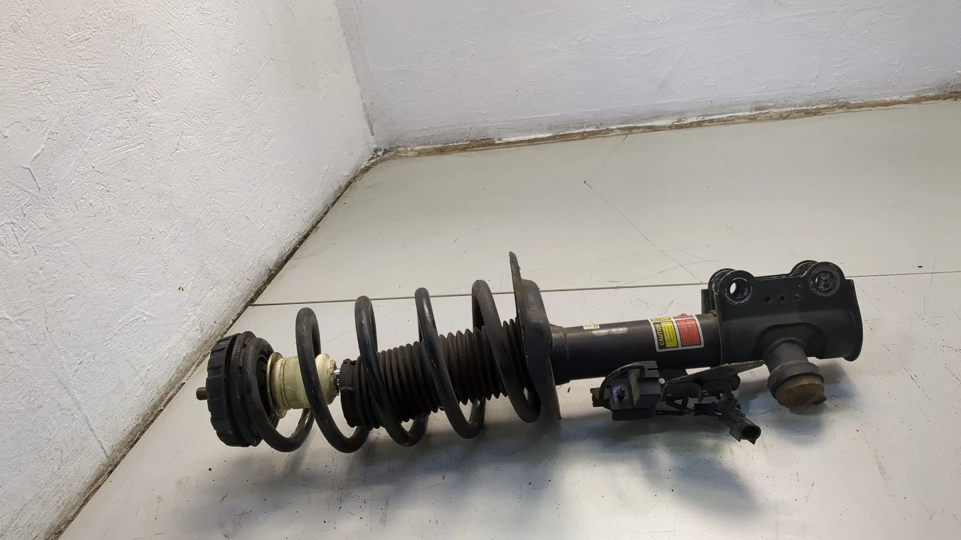 Амортизатор подвески Cadillac SRX 2009-2016 КПП автомат 4х4 (АКПП) LFX Бензин 3.6 л Инжектор