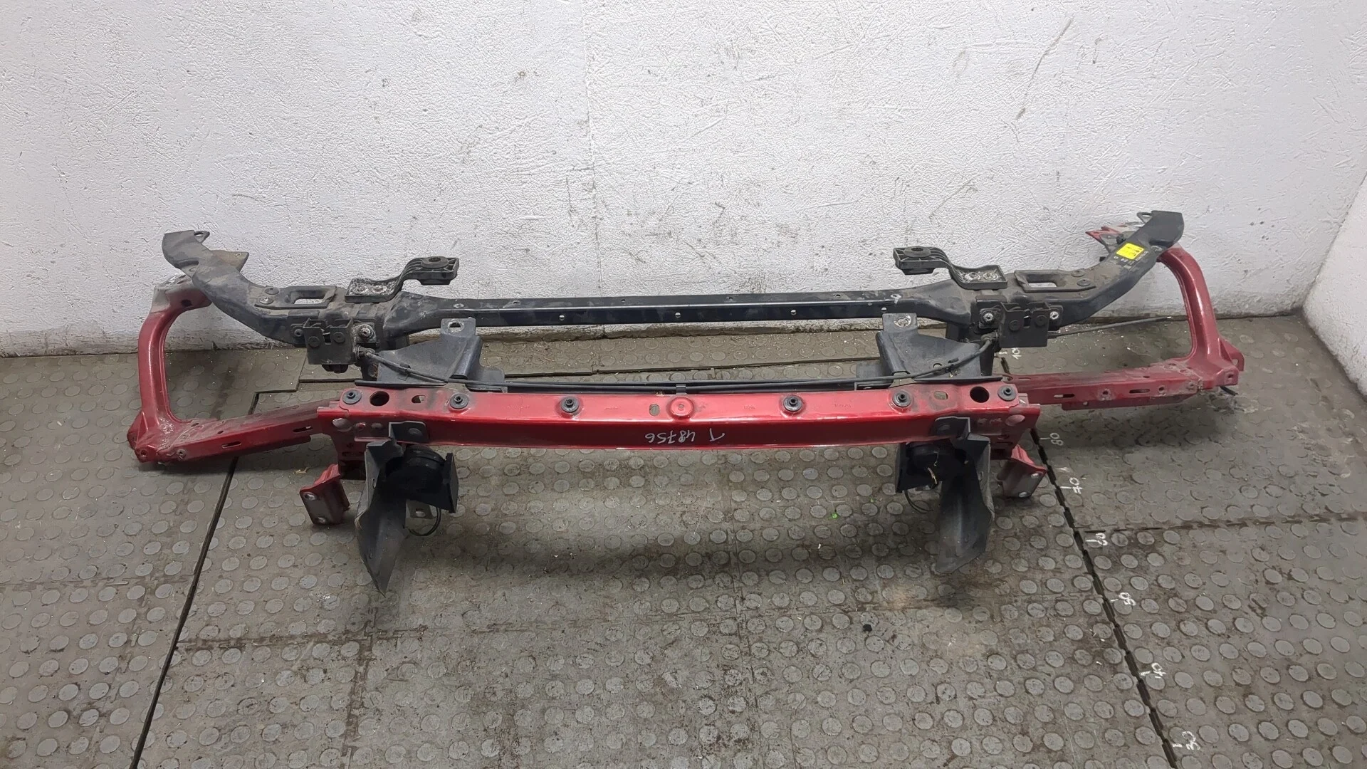 Рамка передняя (телевизор) Jaguar XE 2015-2025 КПП 6-ст.мех.(МКПП) 204DTD Дизель 2 л Турбо