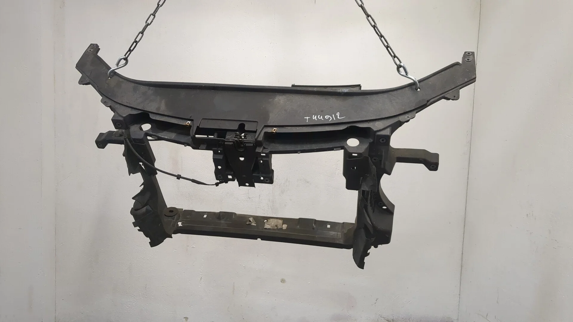 Рамка передняя (телевизор) Volkswagen Passat 7 2010-2015 Европа КПП 6-ст.мех.(МКПП) CFFB Дизель 2 л TDI