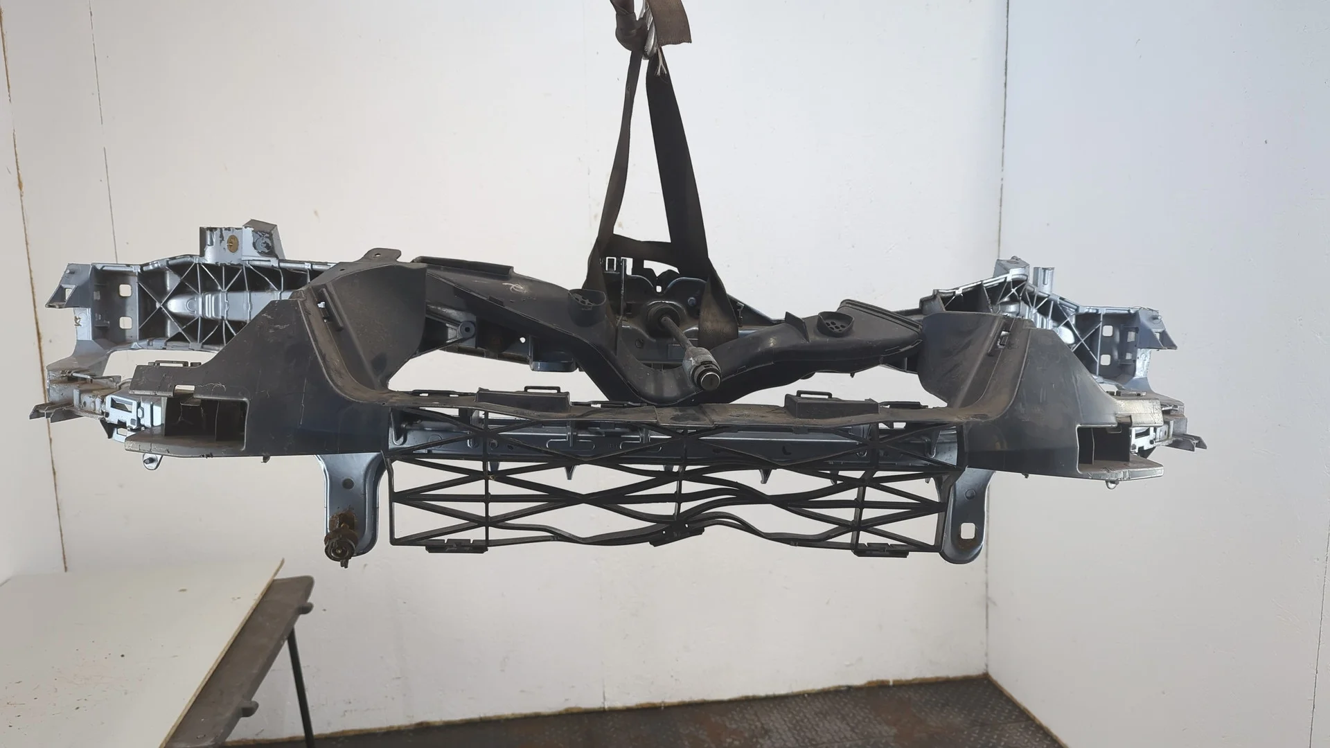 Рамка передняя (телевизор) Ford C-Max 2002-2010 КПП 5-ст.мех.(МКПП) QQDA, QQDB, QQDC Бензин 1.8 л Инжектор