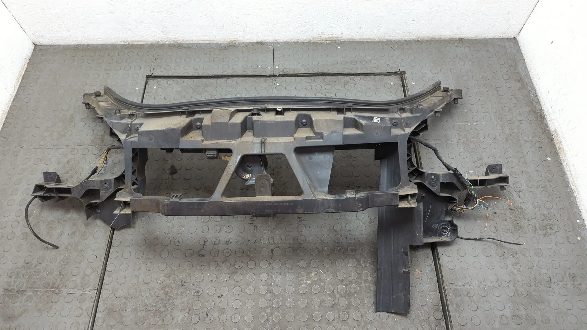 Рамка передняя (телевизор) Renault Scenic 2003-2009 КПП 6-ст.мех.(МКПП) F4R 770 Бензин 2 л Инжектор