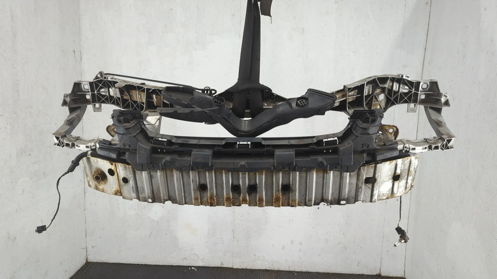 Рамка передняя (телевизор) Ford Focus 2 2008-2011 КПП 5-ст.мех.(МКПП) SHDA, SHDC Бензин 1.6 л Инжектор