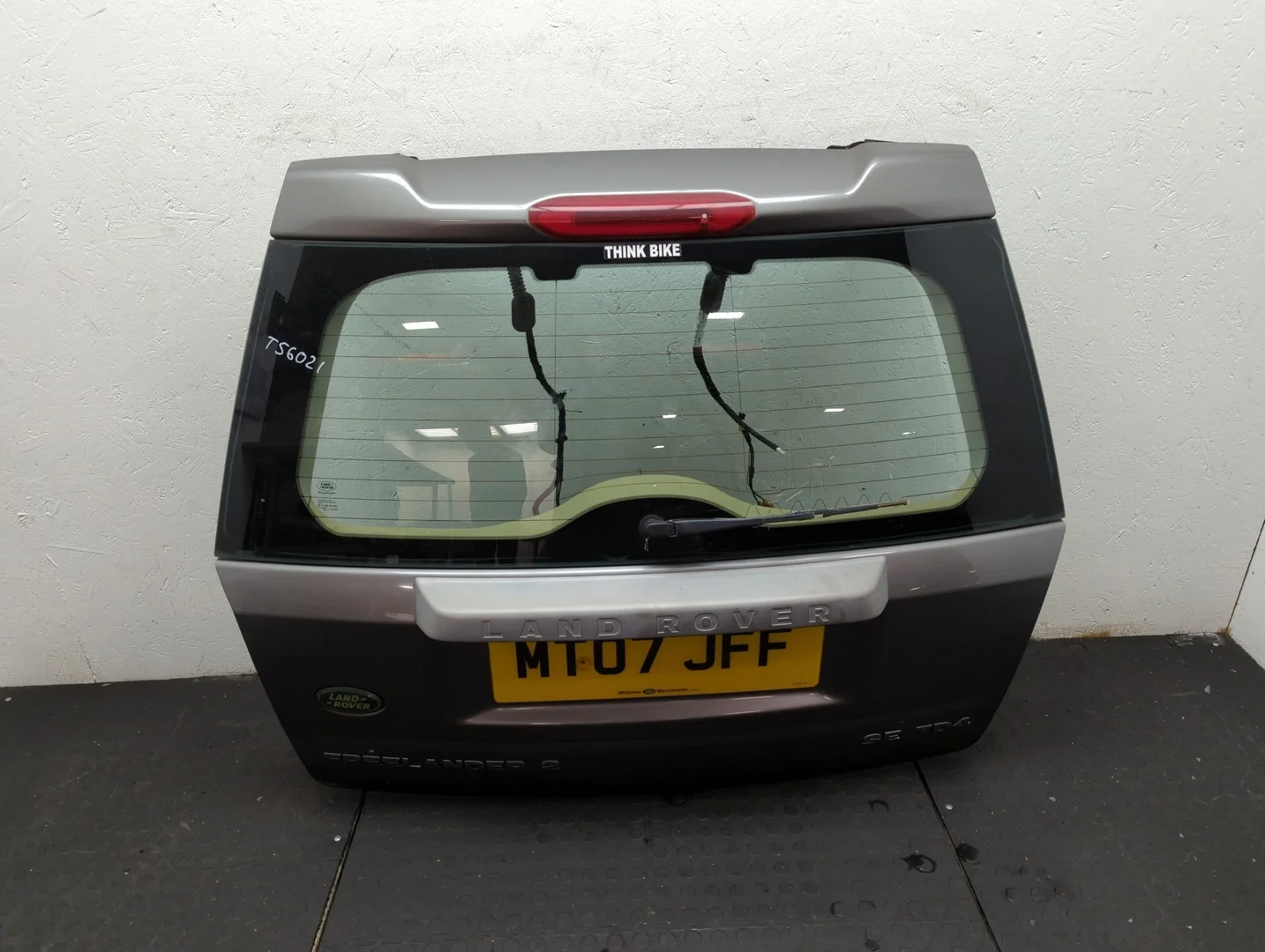 Крышка (дверь) багажника Land Rover Freelander 2 2006-2014 КПП 6-ст.мех 4х4 (МКПП) 224DT Дизель 2.2 л Турбо