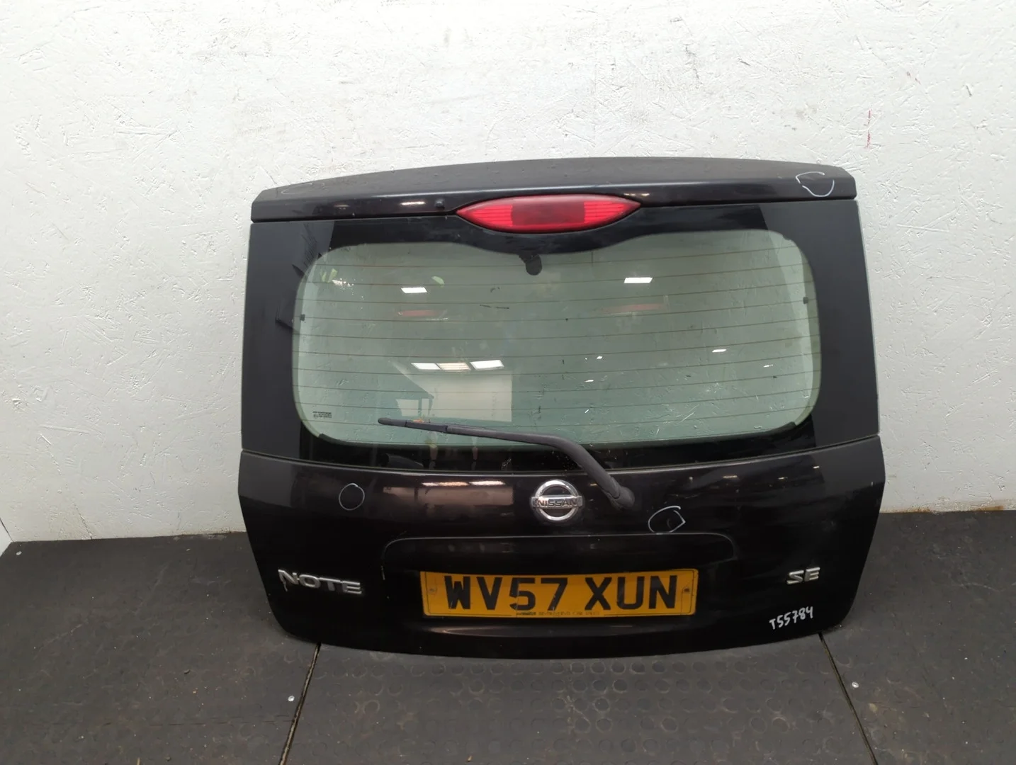 Крышка (дверь) багажника Nissan Note E11 2005-2013 КПП 5-ст.мех.(МКПП) CR14DE Бензин 1.4 л