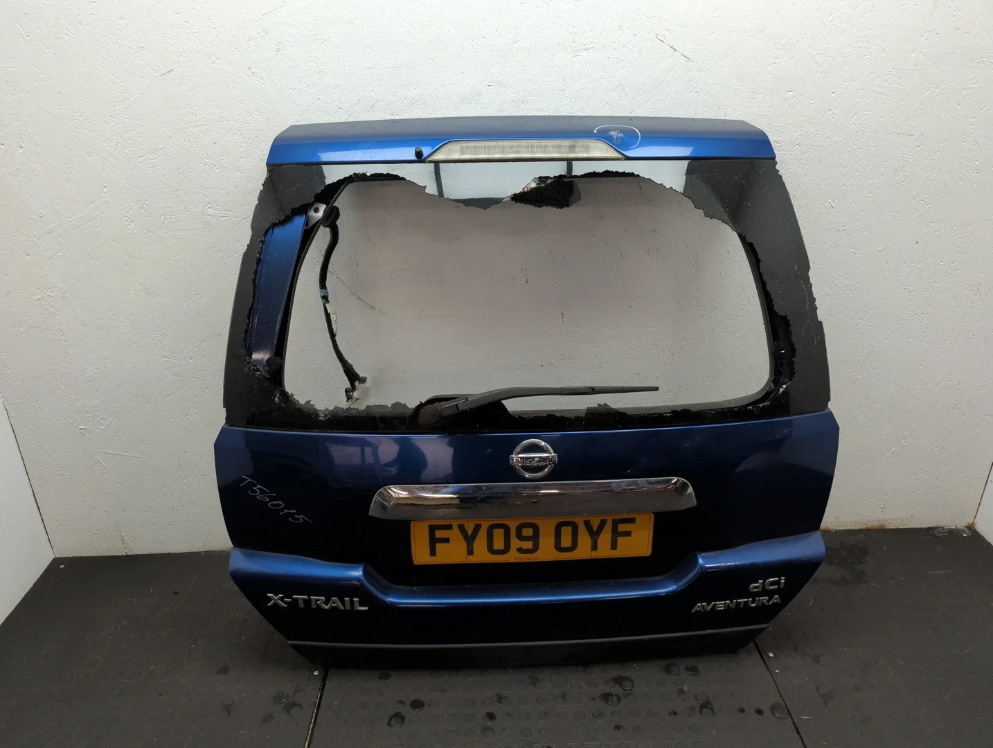 Крышка (дверь) багажника Nissan X-Trail (T31) 2007-2015 КПП 6-ст.мех 4х4 (МКПП) M9R Дизель 2 л DCI