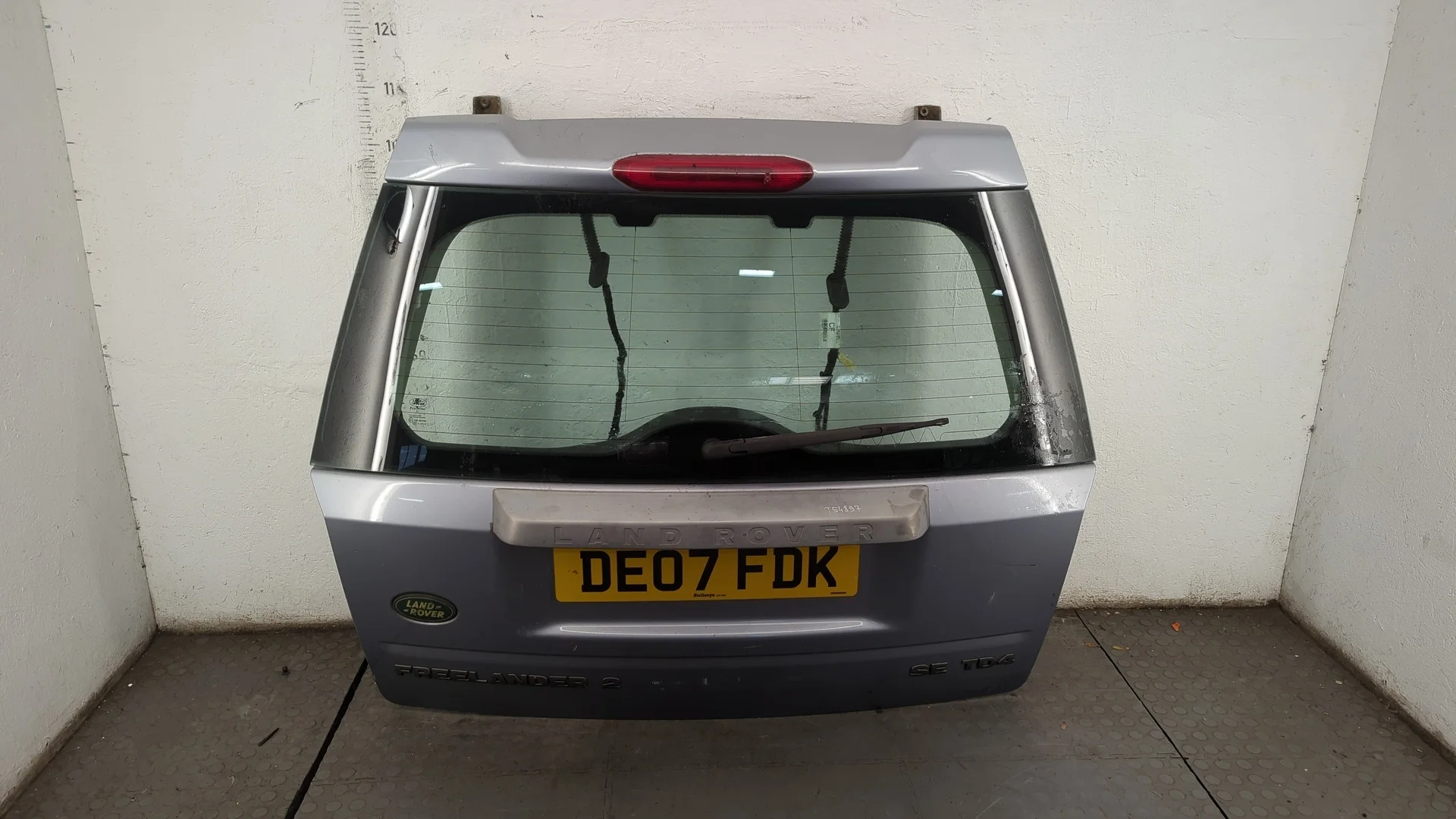 Крышка (дверь) багажника Land Rover Freelander 2 2006-2014 КПП 6-ст.мех 4х4 (МКПП) 224DT Дизель 2.2 л Турбо