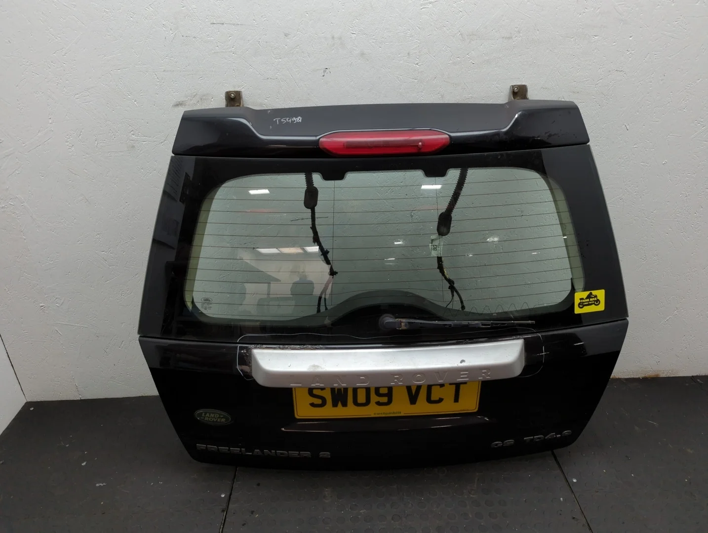 Крышка (дверь) багажника Land Rover Freelander 2 2006-2014 КПП 6-ст.мех 4х4 (МКПП) 224DT Дизель 2.2 л Турбо