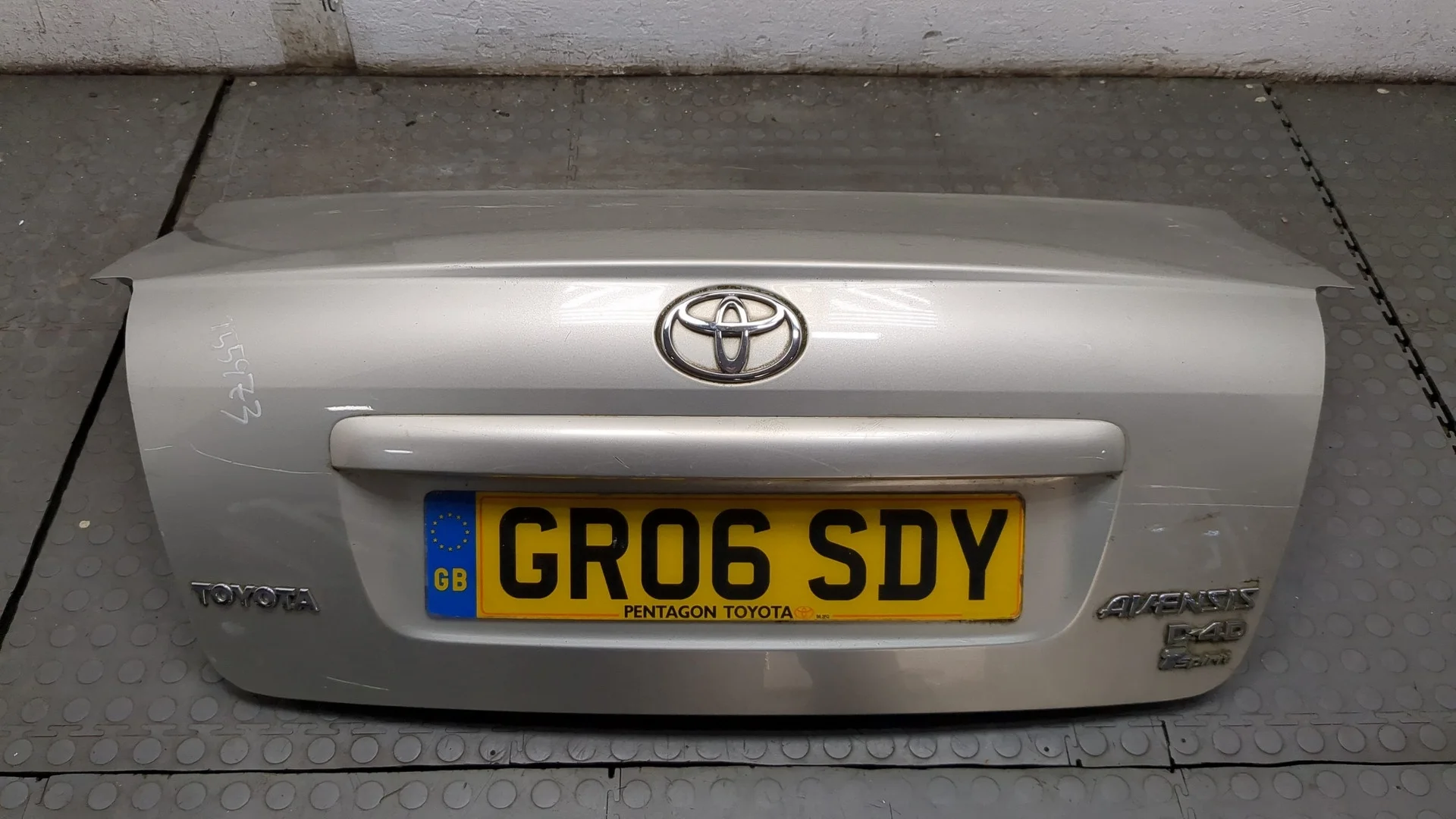 Крышка (дверь) багажника Toyota Avensis 2 2003-2009 КПП 5-ст.мех.(МКПП) 1CDFTV Дизель 2 л D-4D