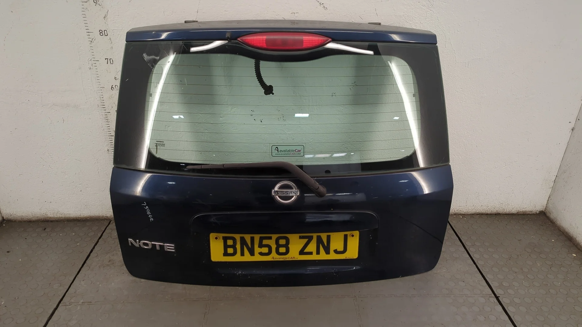 Крышка (дверь) багажника Nissan Note E11 2005-2013 КПП 5-ст.мех.(МКПП) CR14DE Бензин 1.4 л Инжектор