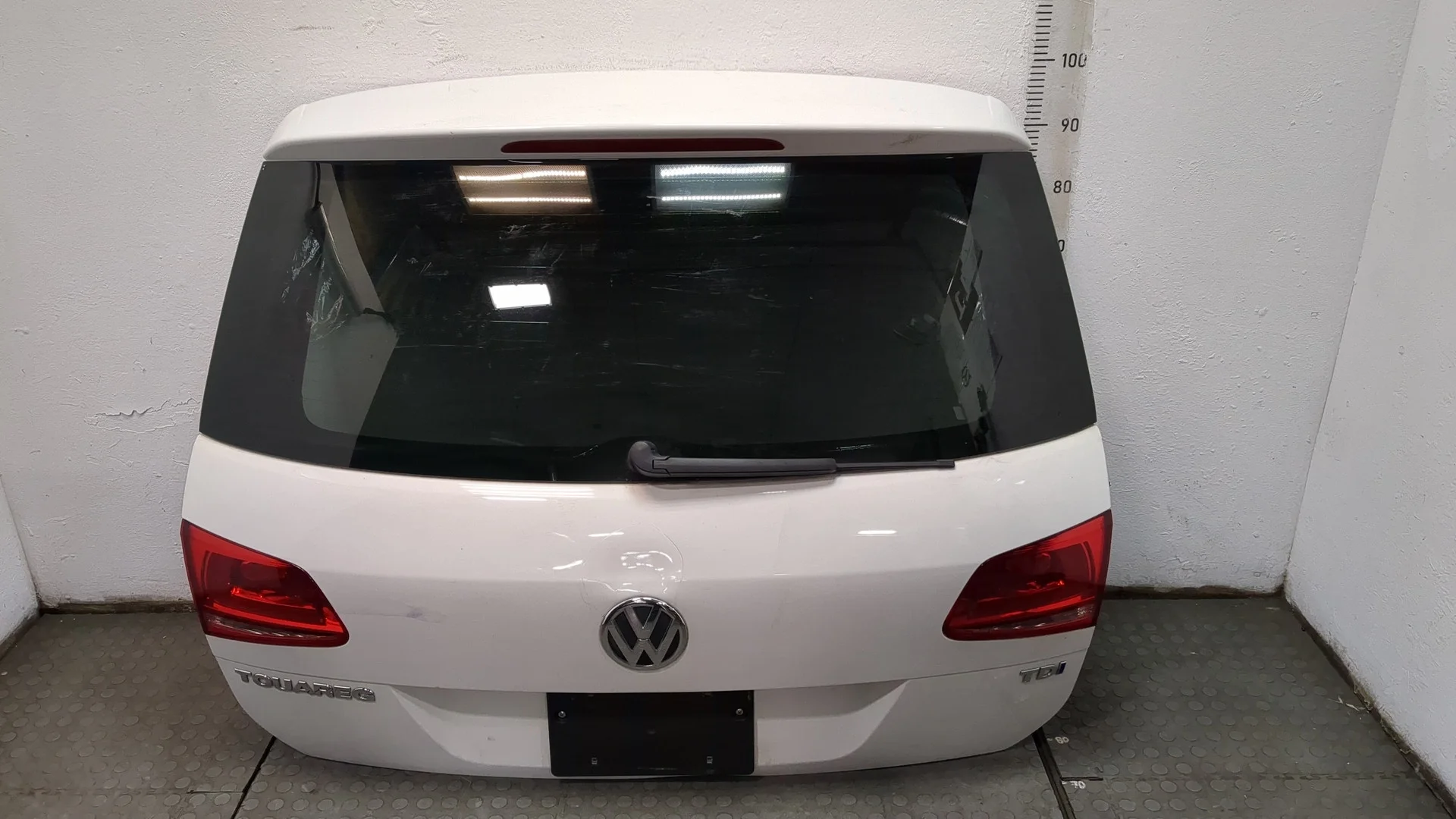 Крышка (дверь) багажника Volkswagen Touareg 2010-2014 КПП автомат 4х4 (АКПП) CNRB Дизель 3 л TDI