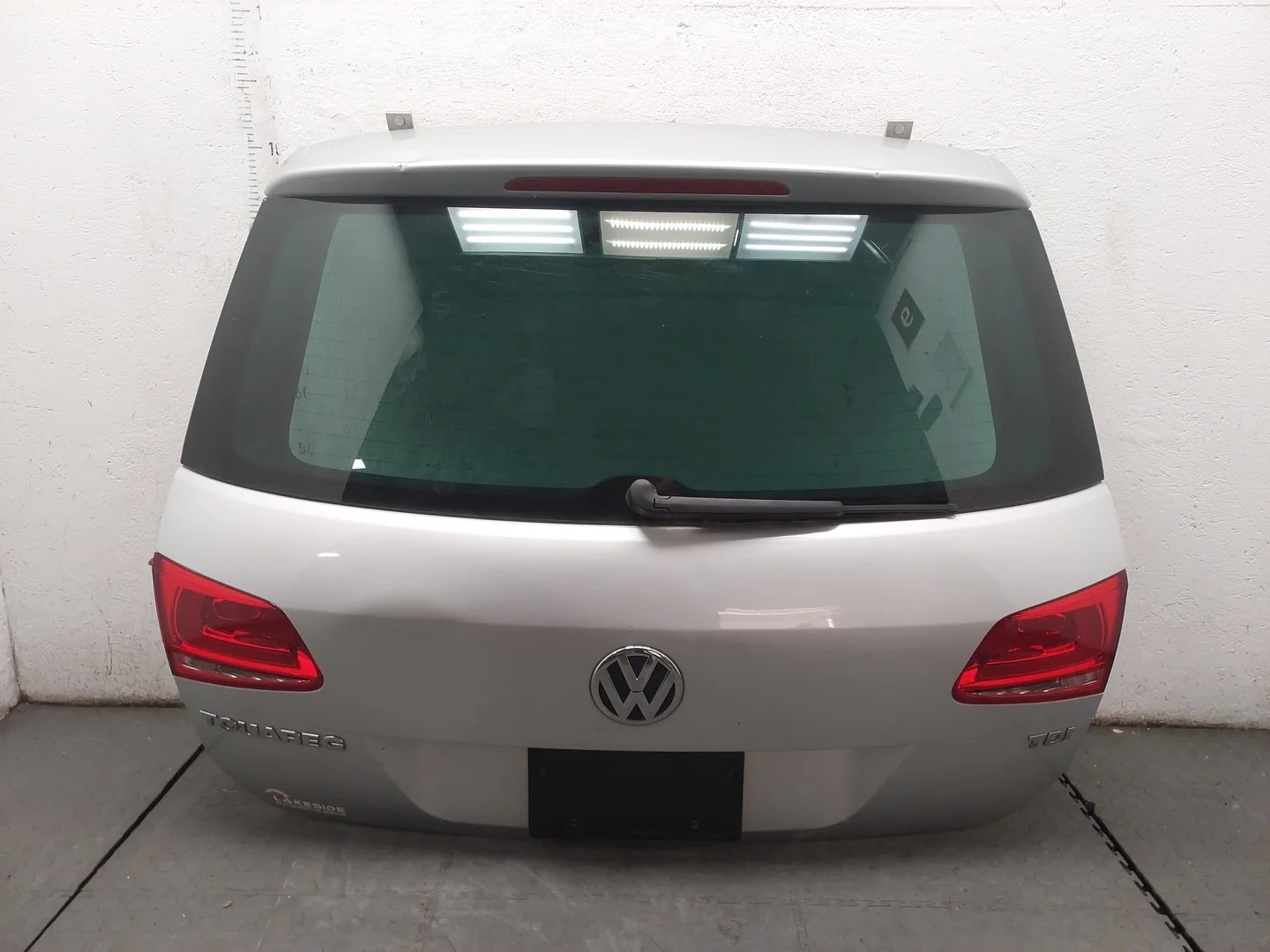 Крышка (дверь) багажника Volkswagen Touareg 2010-2014 КПП автомат 4х4 (АКПП) CATA Дизель 3 л TDI