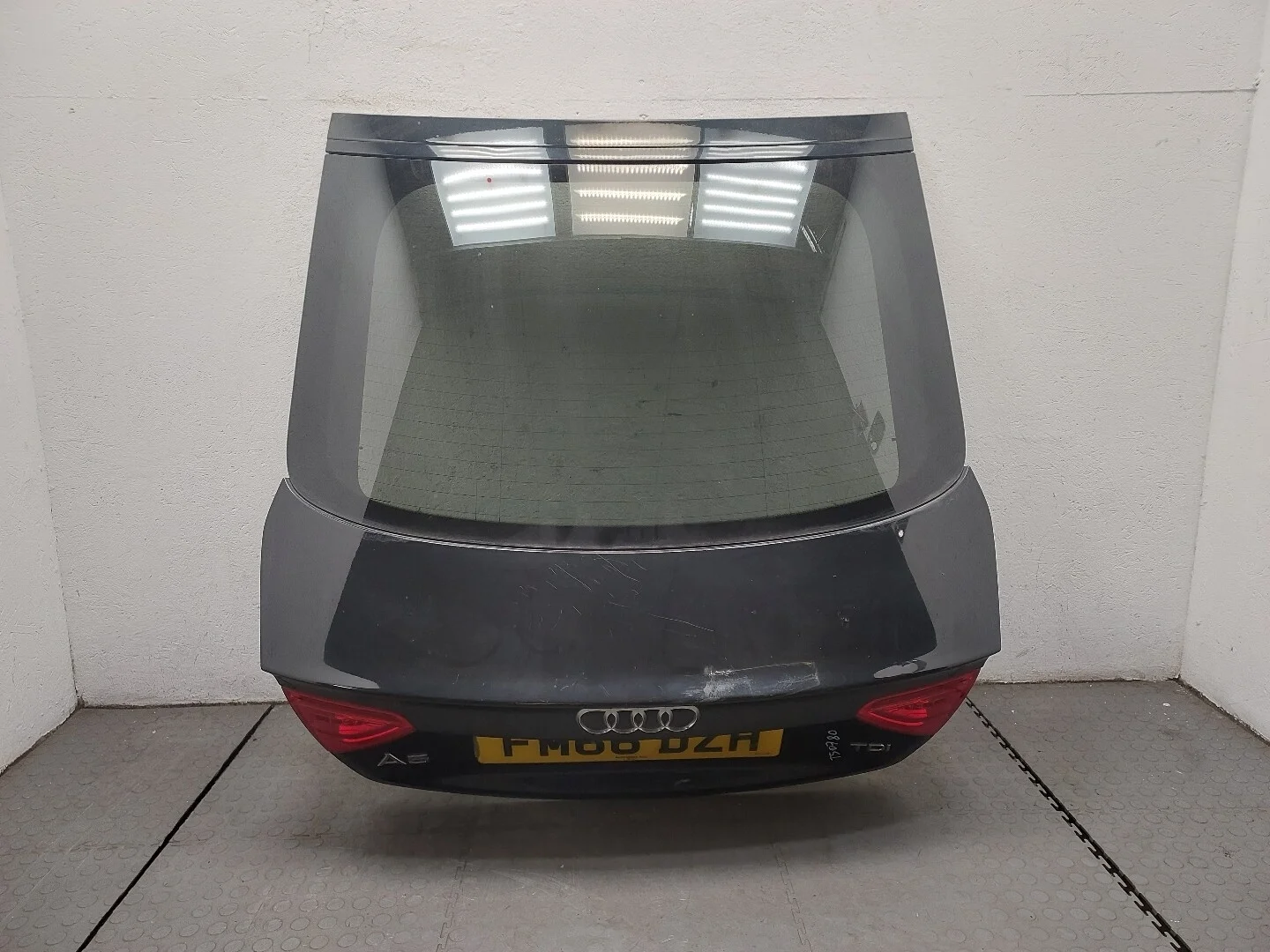 Крышка (дверь) багажника Audi A5 (8T) 2007-2016 КПП 6-ст.мех.(МКПП) CNHA Дизель 2 л TDI