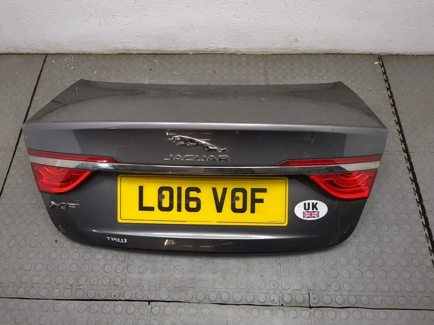 Крышка (дверь) багажника Jaguar XF 2015–2020 КПП 6-ст.мех.(МКПП) 204DTD Дизель 2 л Турбо