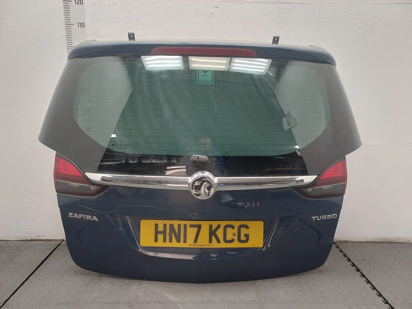 Крышка (дверь) багажника Opel Zafira C 2011-2019 КПП 6-ст.мех.(МКПП) B14NET Бензин 1.4 л Турбо-инжектор