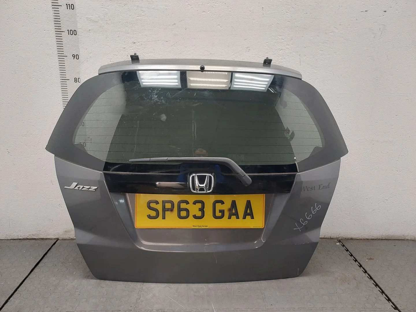 Крышка (дверь) багажника Honda Jazz 2008-2014 КПП 5-ст.мех.(МКПП) L13Z1, L13Z2 Бензин 1.3 л Инжектор