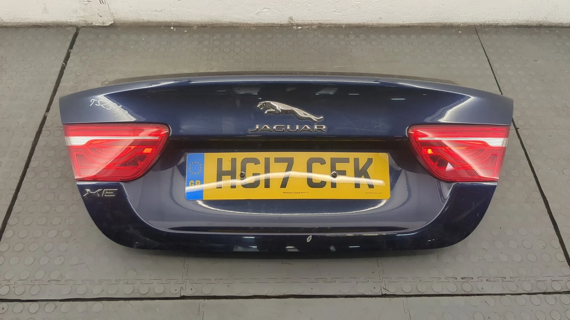 Крышка (дверь) багажника Jaguar XE 2015-2025 КПП автомат (АКПП) 204DTD Дизель 2 л Турбо