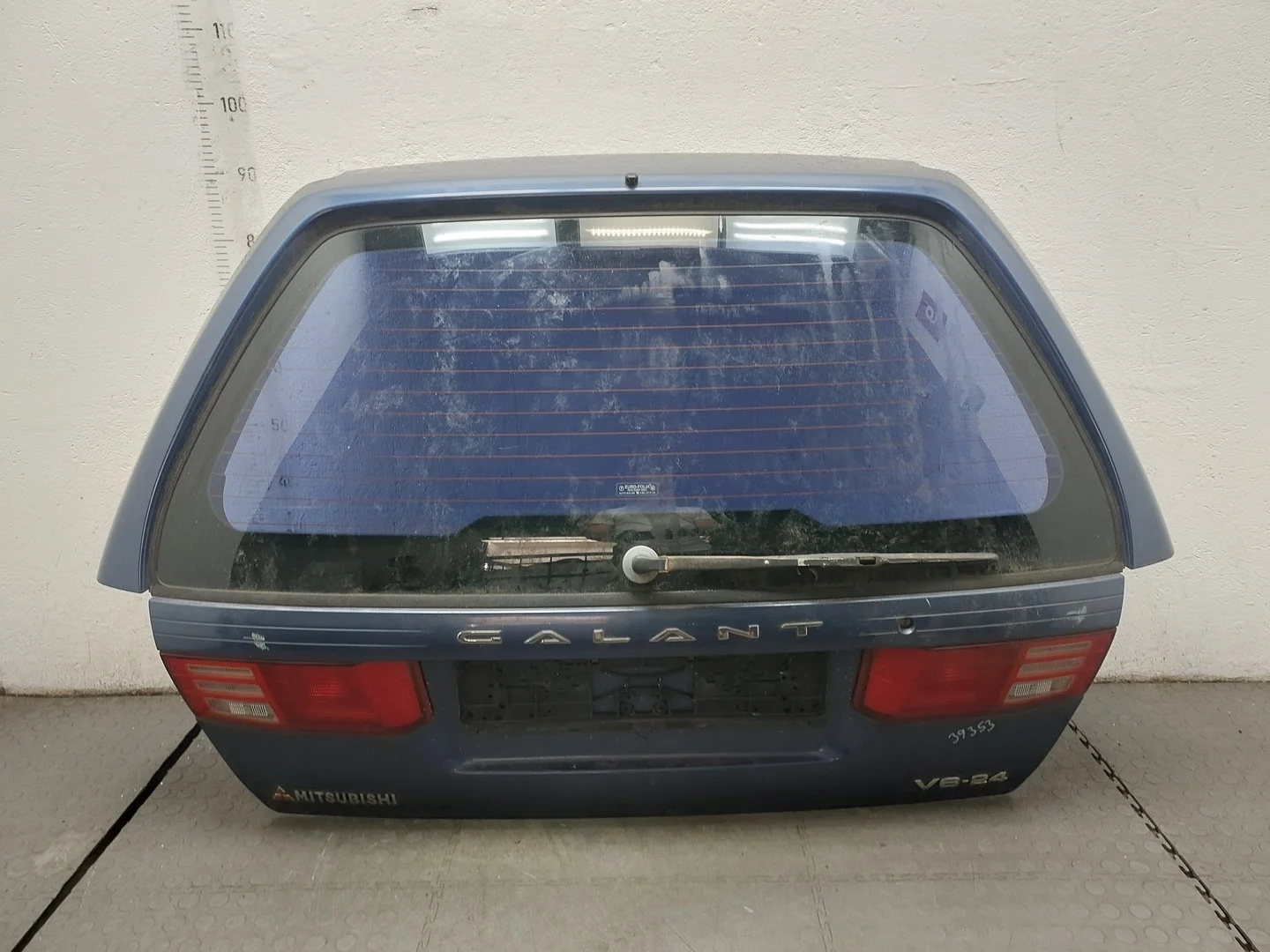 Крышка (дверь) багажника Mitsubishi Galant 1997-2003 КПП 5-ст.мех.(МКПП) 6A13 Бензин 2.5 л Инжектор