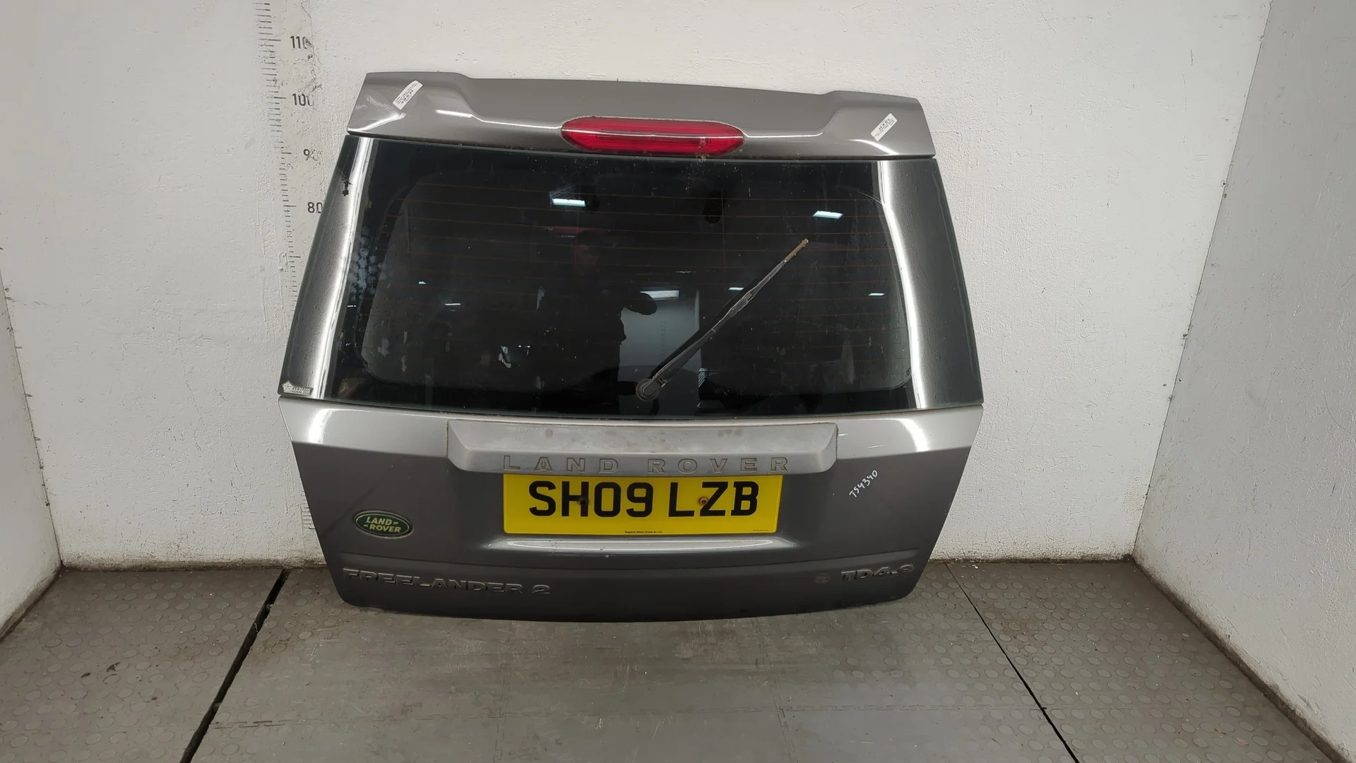 Крышка (дверь) багажника Land Rover Freelander 2 2006-2014 КПП 6-ст.мех 4х4 (МКПП) 224DT Дизель 2.2 л Турбо