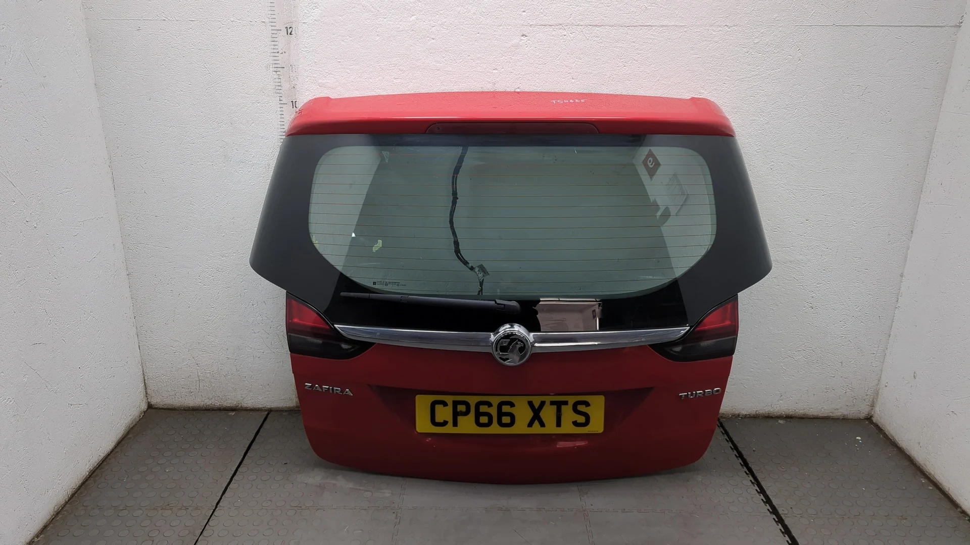 Крышка (дверь) багажника Opel Zafira C 2011-2019 КПП 6-ст.мех.(МКПП) B14NET Бензин 1.4 л Турбо-инжектор