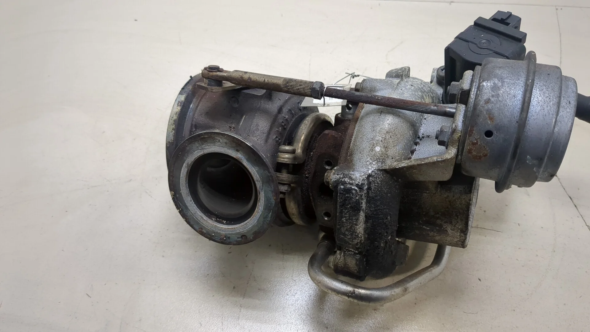 Турбина BMW X6 E71 2007-2014 КПП автомат 4х4 (АКПП) N63B44A Бензин 4.4 л Турбо-инжектор