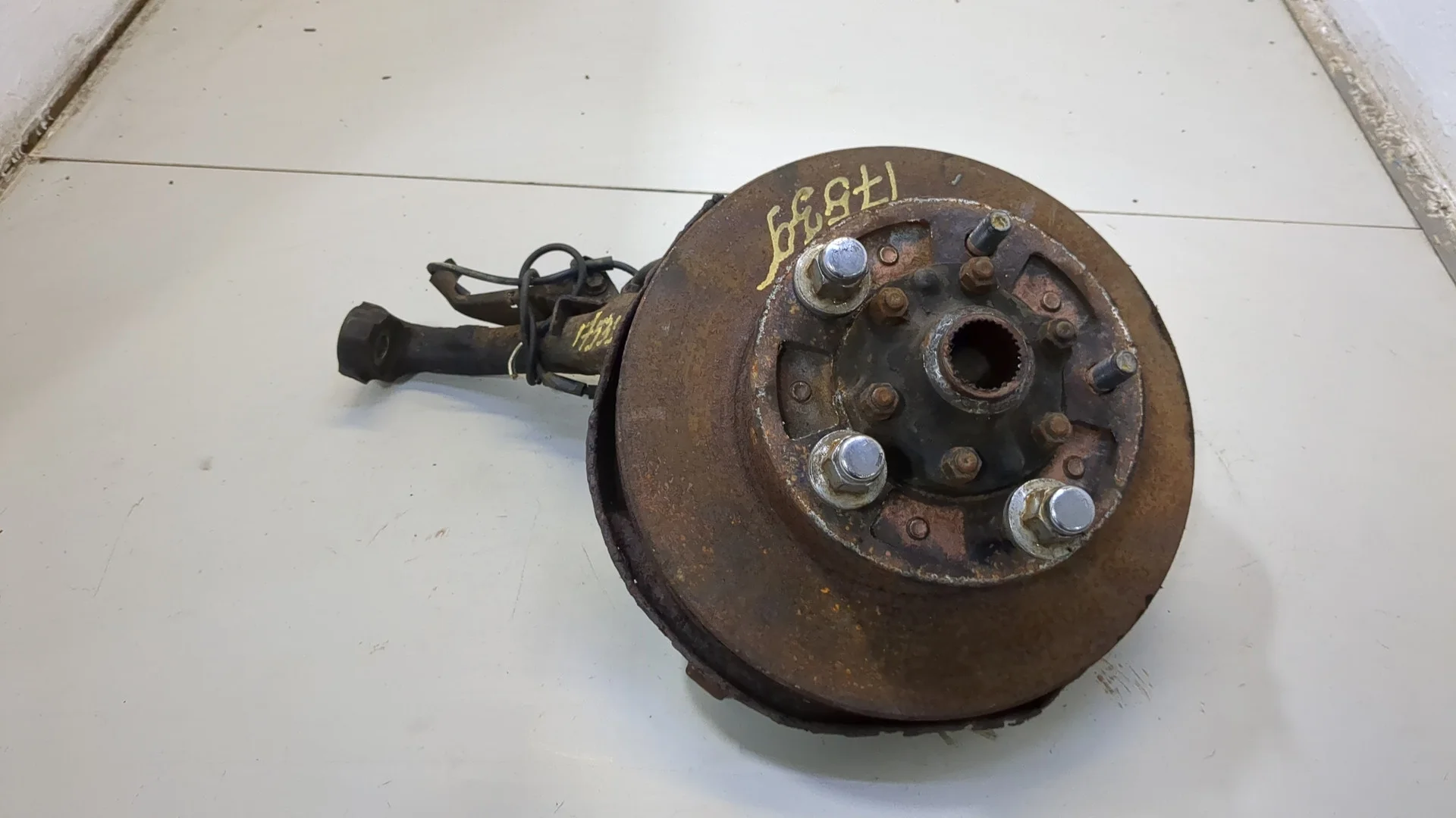 Ступица (кулак, цапфа) Lexus LX470 КПП автомат 4х4 (АКПП) 2UZFE Бензин 4.7 л Инжектор