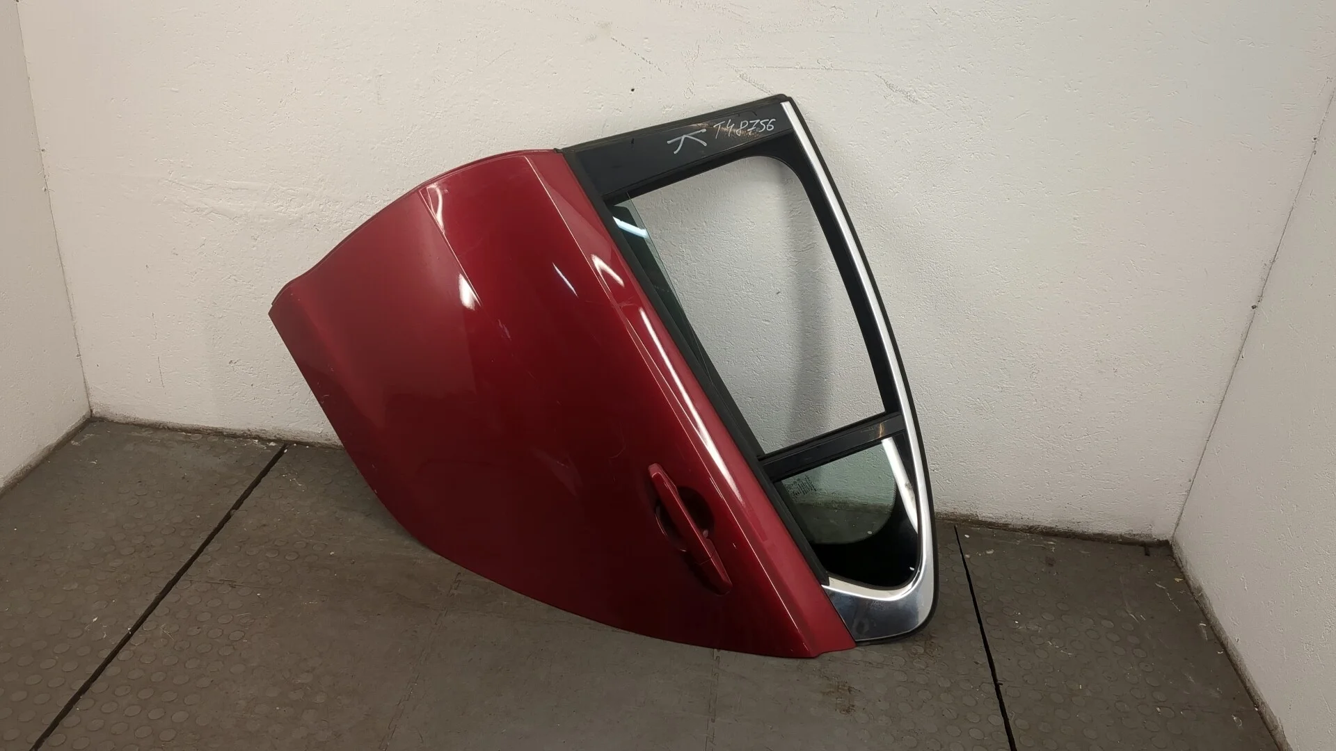 Дверь боковая (легковая) Jaguar XE 2015-2025 КПП 6-ст.мех.(МКПП) 204DTD Дизель 2 л Турбо