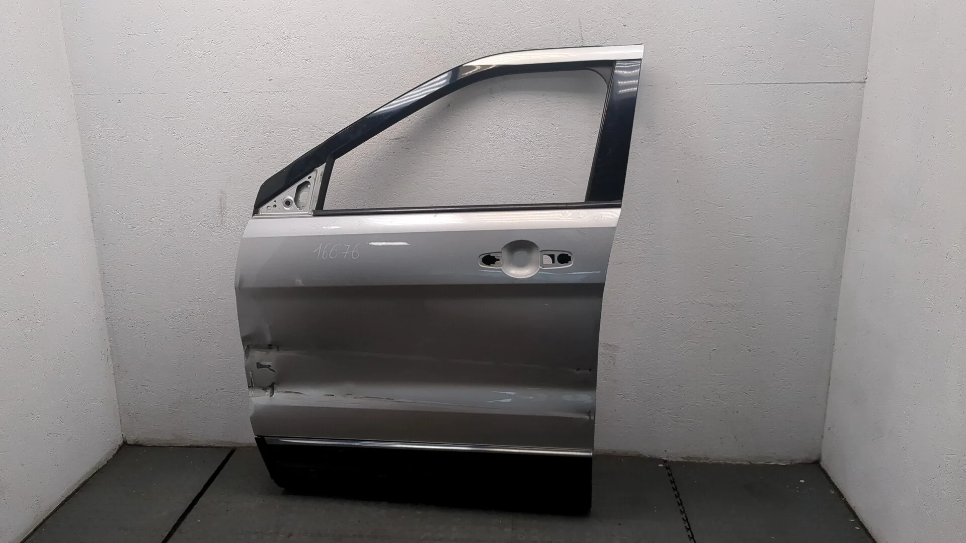 Дверь боковая (легковая) Ford Explorer 2010-2015 КПП автомат 4х4 (АКПП) Б/Н 3.5i Бензин 3.5 л Инжектор