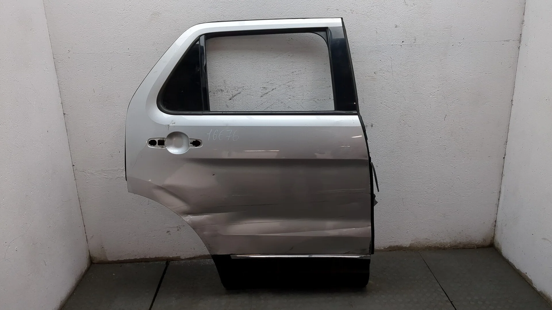 Дверь боковая (легковая) Ford Explorer 2010-2015 КПП автомат 4х4 (АКПП) Б/Н 3.5i Бензин 3.5 л Инжектор