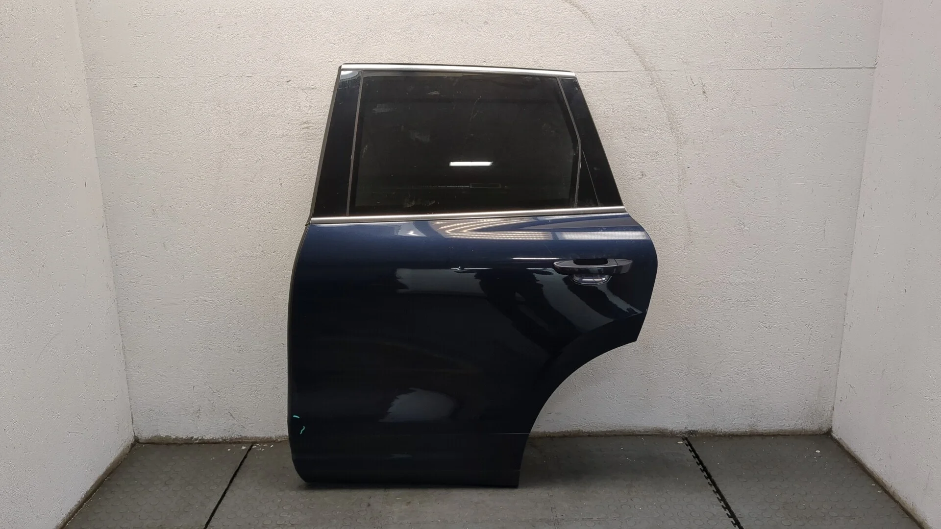 Дверь боковая (легковая) Porsche Cayenne 2010-2018 КПП автомат 4х4 (АКПП) M55.02 Бензин 3.6 л Инжектор