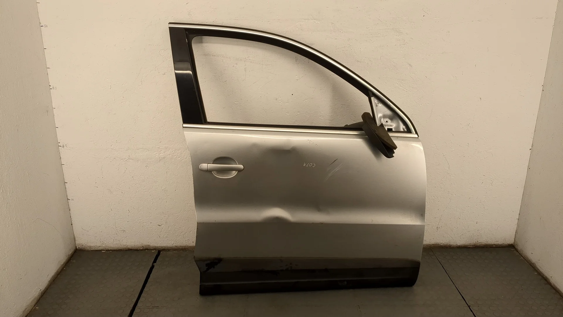 Дверь боковая (легковая) Volkswagen Tiguan 2007-2011 КПП 6-ст.мех 4х4 (МКПП) CBAB Дизель 2 л TDI