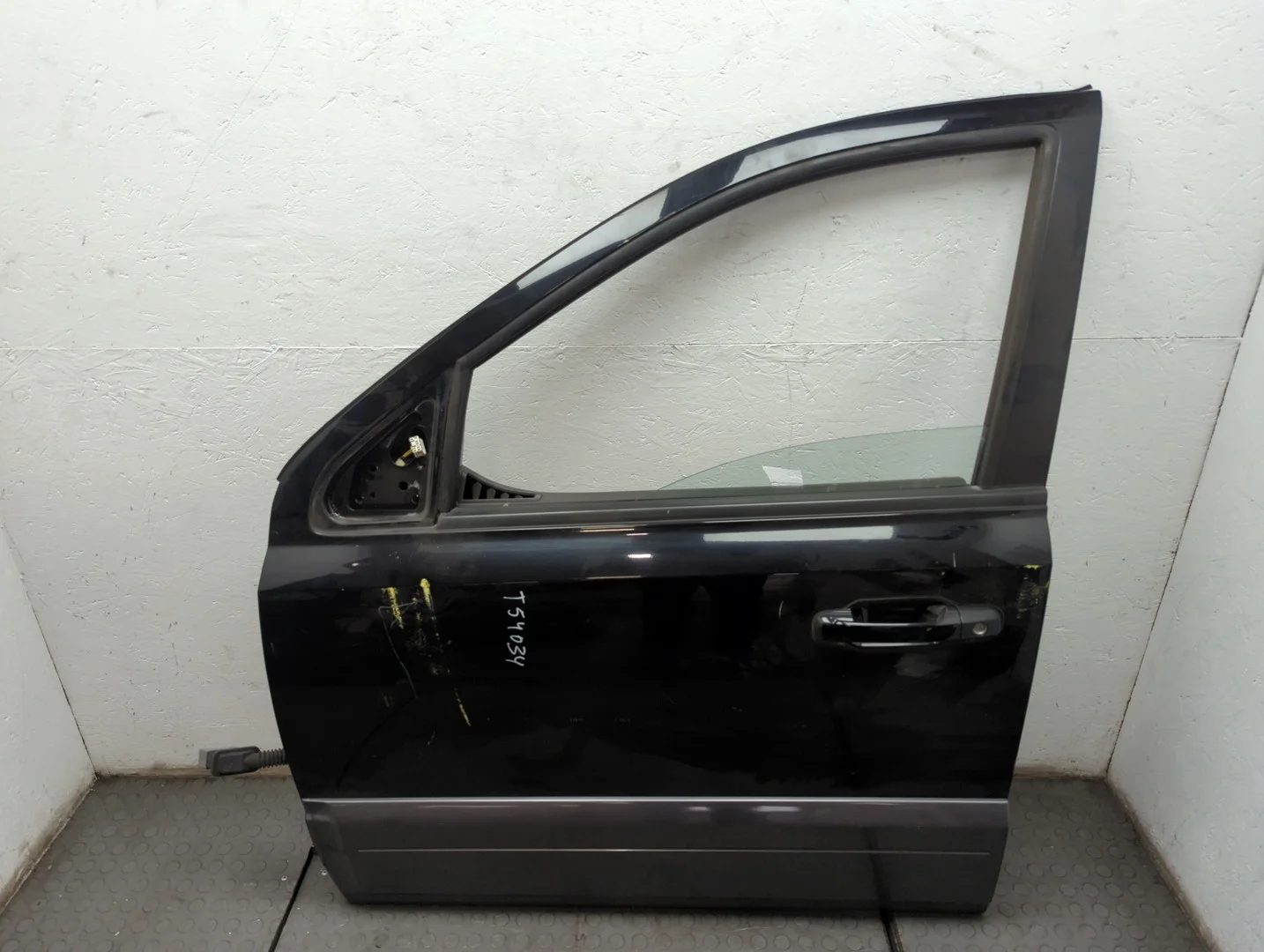 Дверь боковая (легковая) Kia Sorento BL 2002-2011 КПП 5-ст.мех 4х4 (МКПП) D4CB Дизель 2.5 л CRDi