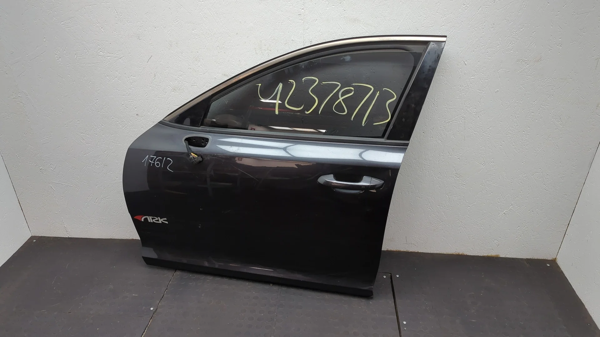 Дверь боковая (легковая) Kia Stinger 2017-2021 КПП автомат 4х4 (АКПП) G6DP Бензин 3.3 л Турбо-инжектор