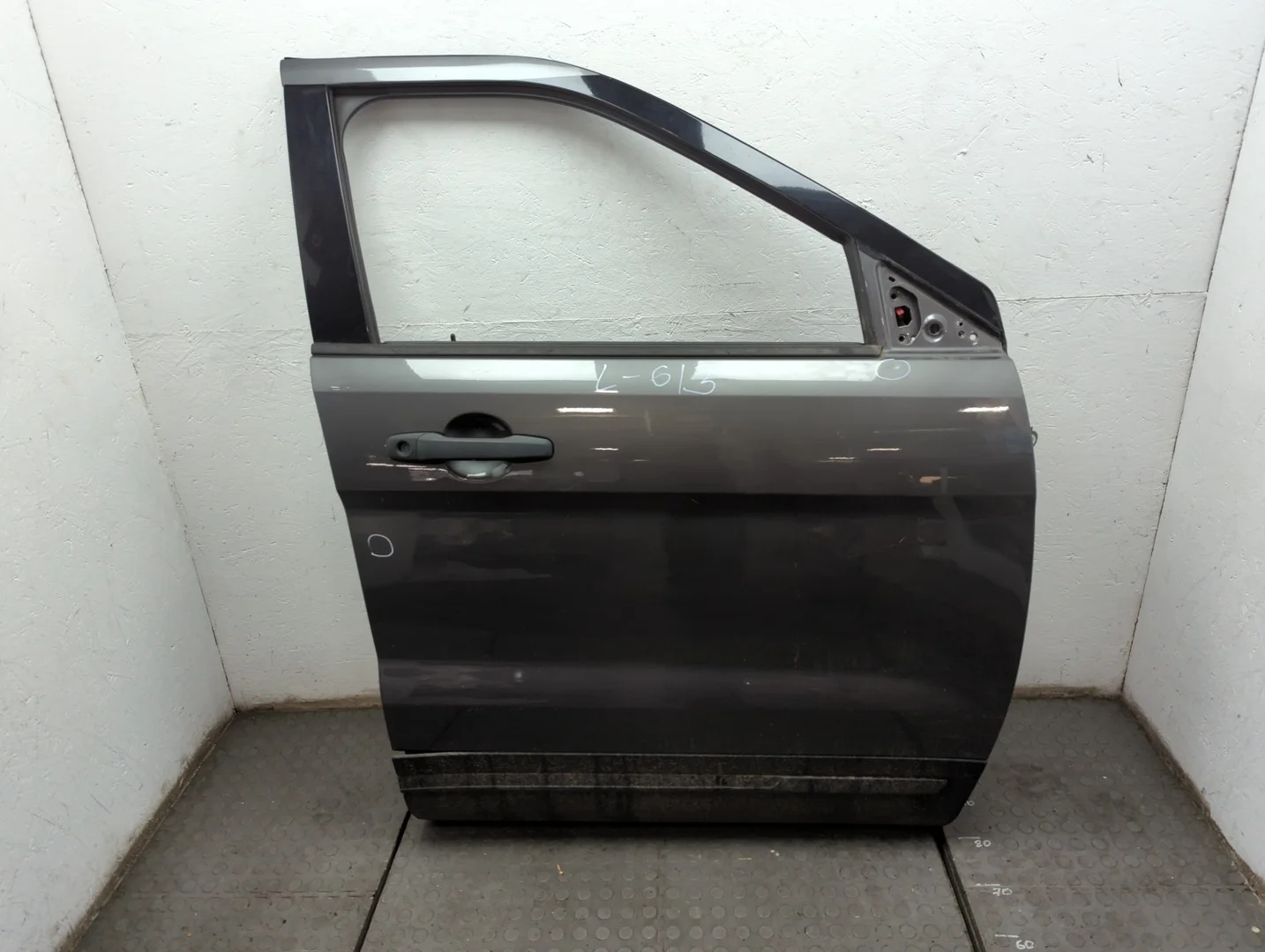 Дверь боковая (легковая) Ford Explorer 2015-2019 КПП автомат 4х4 (АКПП) Б/Н 3,7i Бензин 3.7 л Инжектор