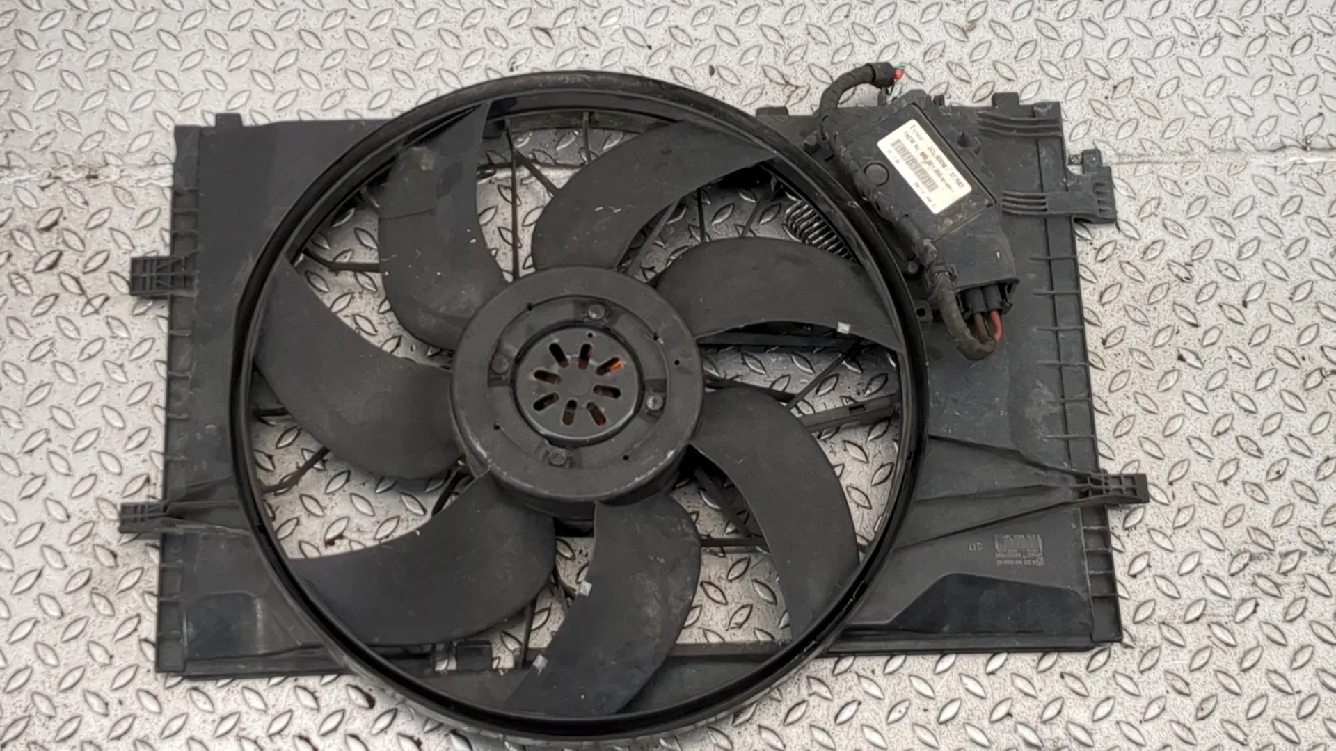 Вентилятор радиатора Mercedes-Benz CLK W209 2002-2010 КПП автомат (АКПП) M112.955 Бензин 3.2 л Инжектор