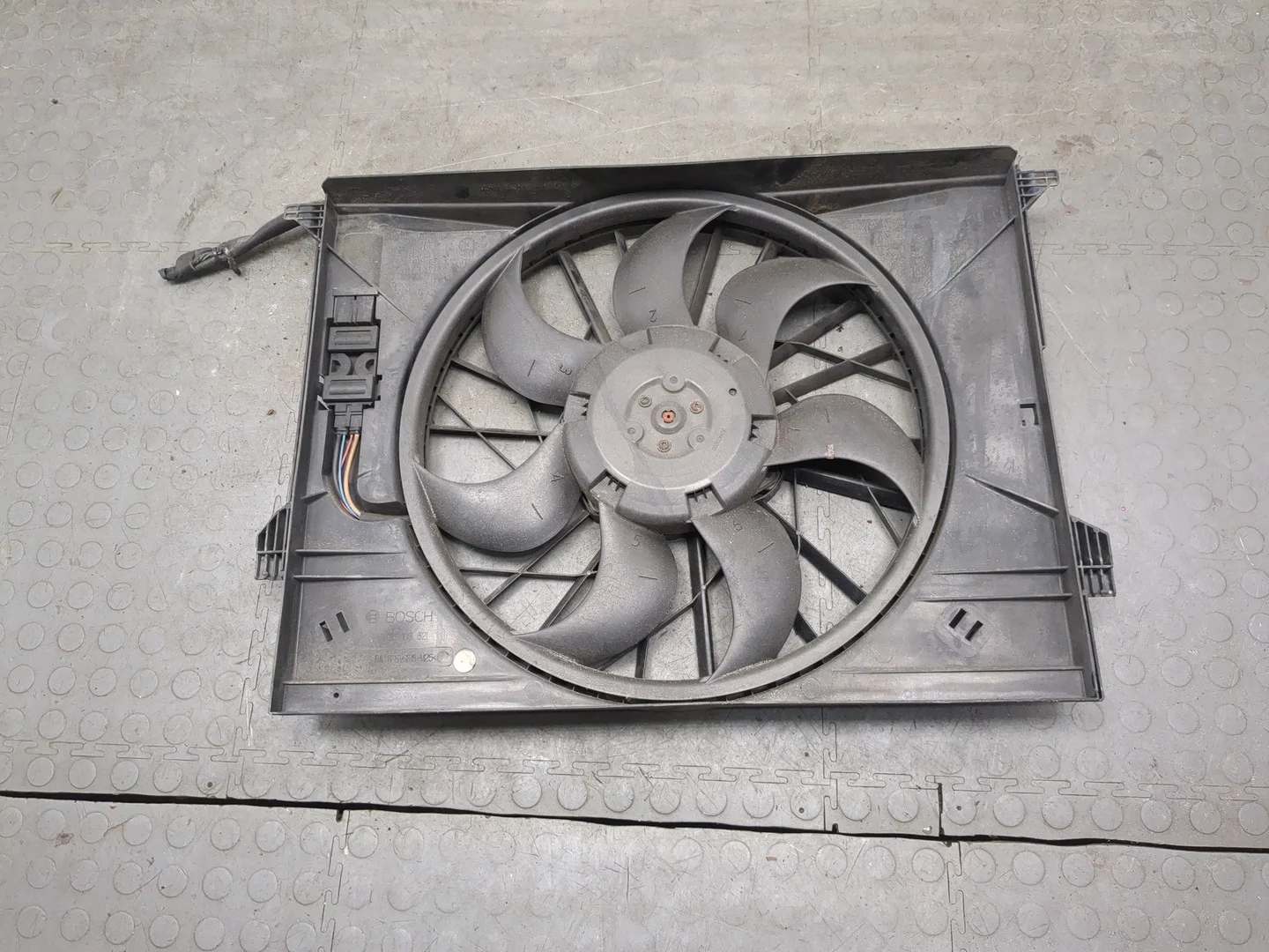 Вентилятор радиатора Mercedes-Benz E-Class W211 2002-2009 КПП автомат (АКПП) M112.949 Бензин 3.2 л Инжектор