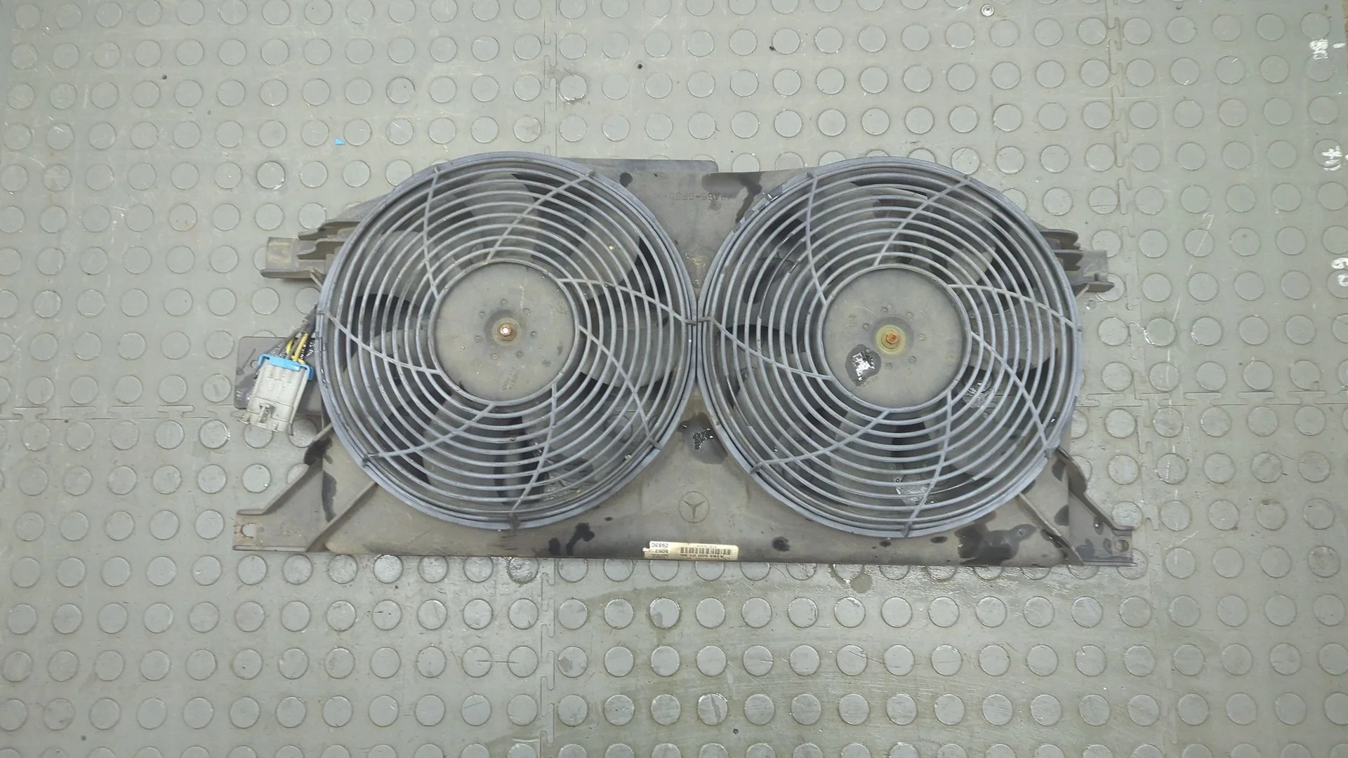 Вентилятор радиатора Mercedes-Benz ML W163 1997-2005 КПП автомат 4х4 (АКПП) M112.970 Бензин 3.7 л Инжектор