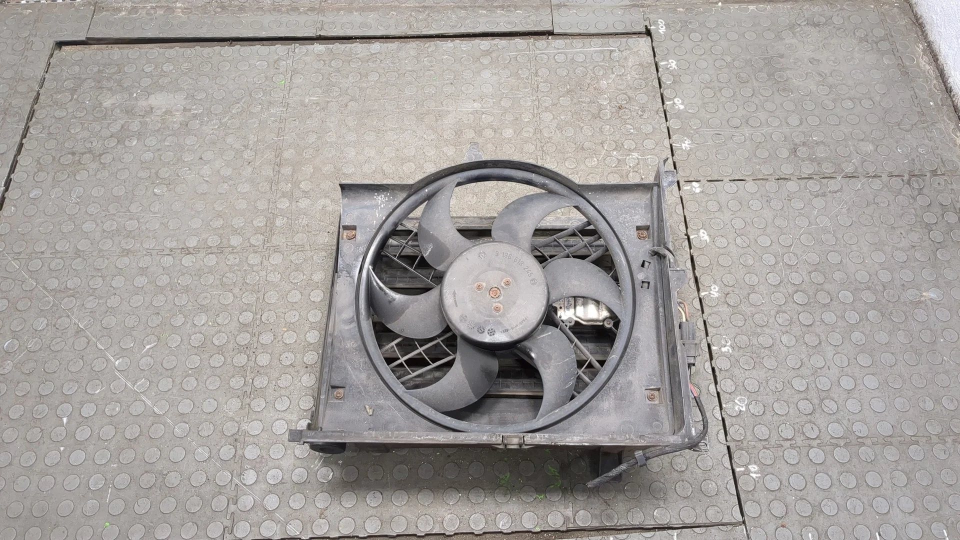 Вентилятор радиатора BMW 3 E46 1998-2006 КПП 6-ст.мех.(МКПП) 204D4 Дизель 2 л Турбо