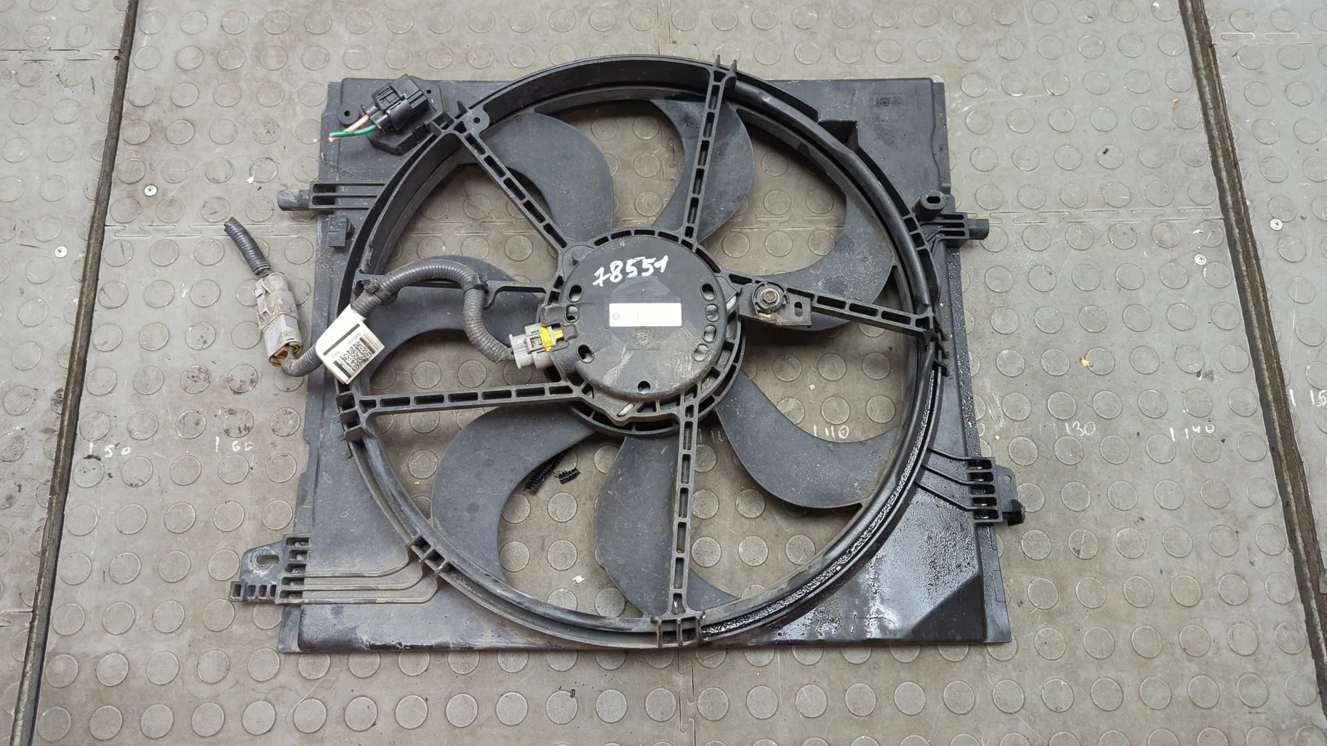 Вентилятор радиатора Nissan Qashqai 2013-2022 КПП 6-ст.мех.(МКПП) HRA2DDT Бензин 1.2 л Турбо-инжектор