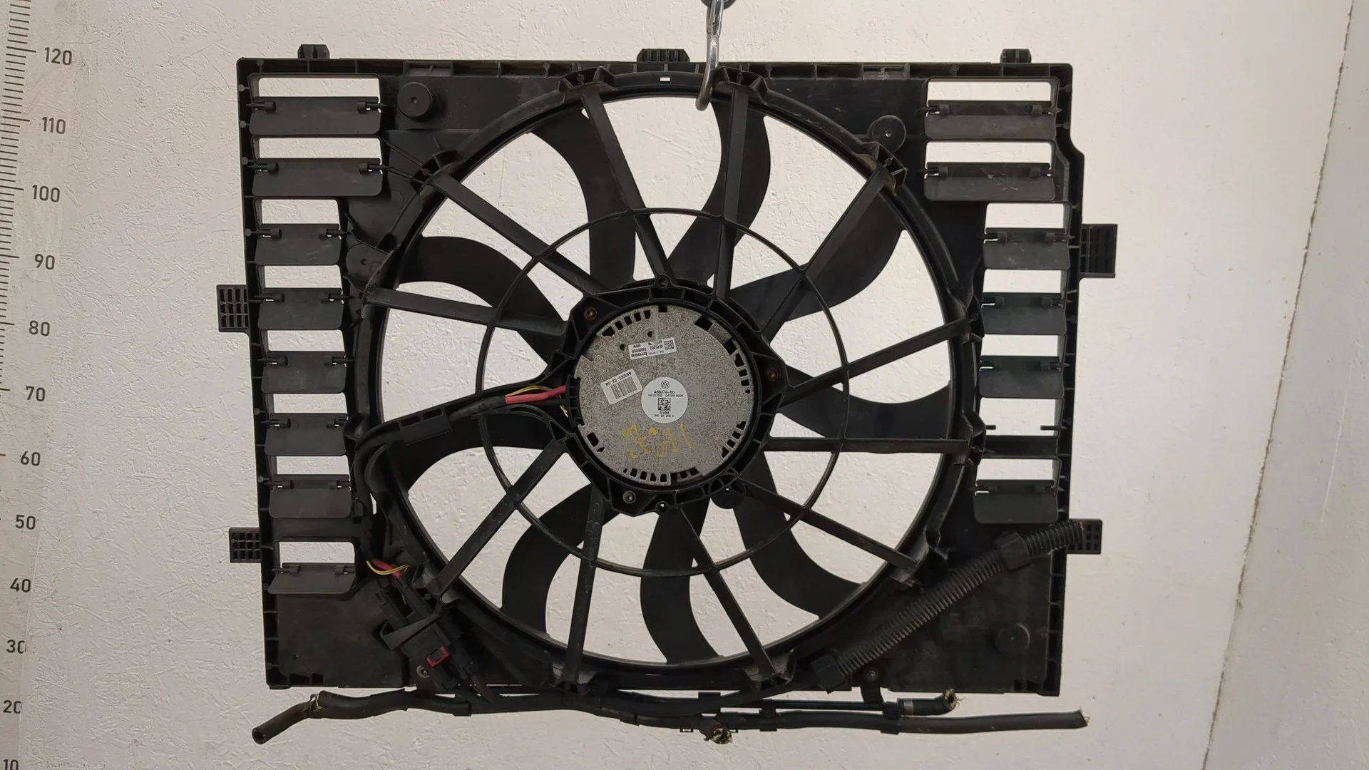 Вентилятор радиатора Volkswagen Touareg 2010-2014 КПП автомат 4х4 (АКПП) CGFA Гибридный 3 л FSI