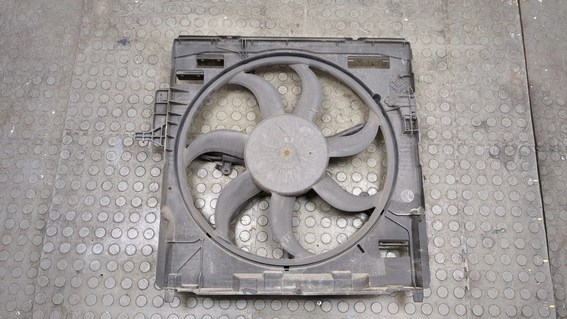 Вентилятор радиатора BMW X5 E70 2006-2013 КПП автомат 4х4 (АКПП) N62B48B Бензин 4.8 л Инжектор