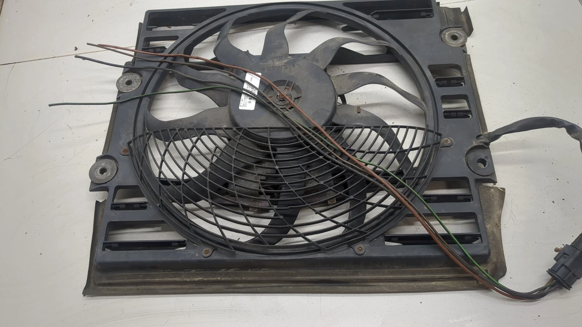 Вентилятор радиатора BMW 7 E38 1994-2001 КПП 5-ст.мех.(МКПП) 286S1/2 Бензин 2.8 л Инжектор