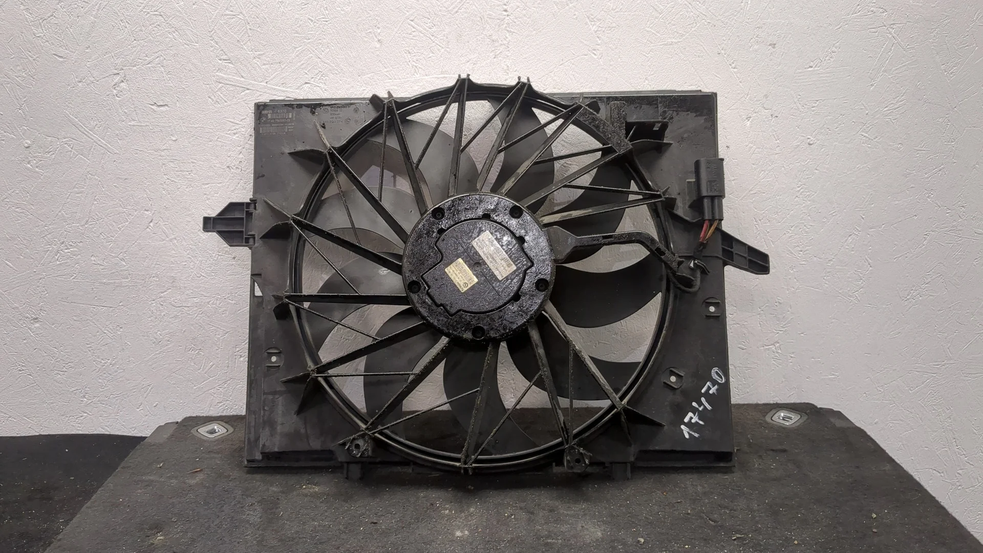 Вентилятор радиатора BMW 7 E65 2001-2008 КПП автомат (АКПП) N62B48B Бензин 4.8 л Инжектор