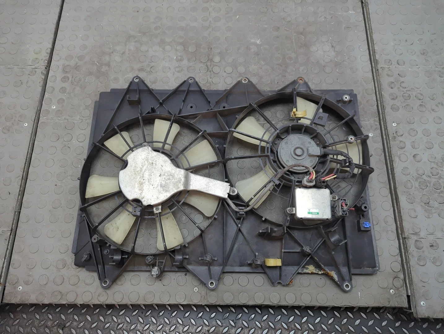 Вентилятор радиатора Mazda CX-9 2007-2012 КПП автомат (АКПП) Б/Н 3.5i Бензин 3.5 л Инжектор