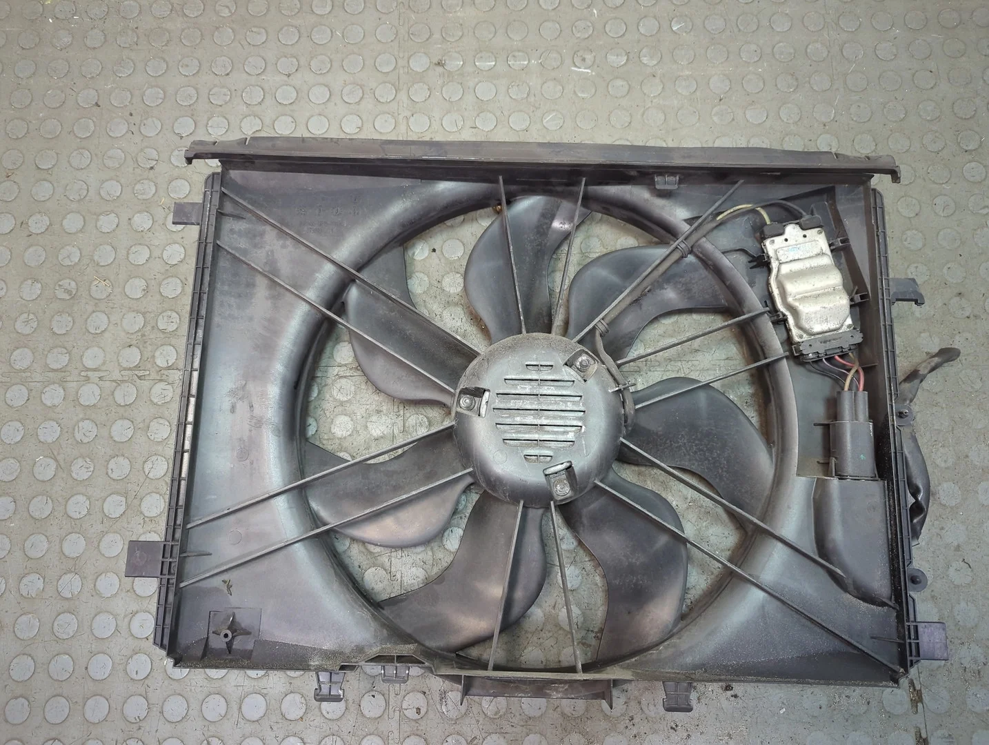 Вентилятор радиатора Mercedes-Benz C W204 2006-2015 КПП 6-ст.мех.(МКПП) M271.910 Бензин 1.6 л Турбо-инжектор