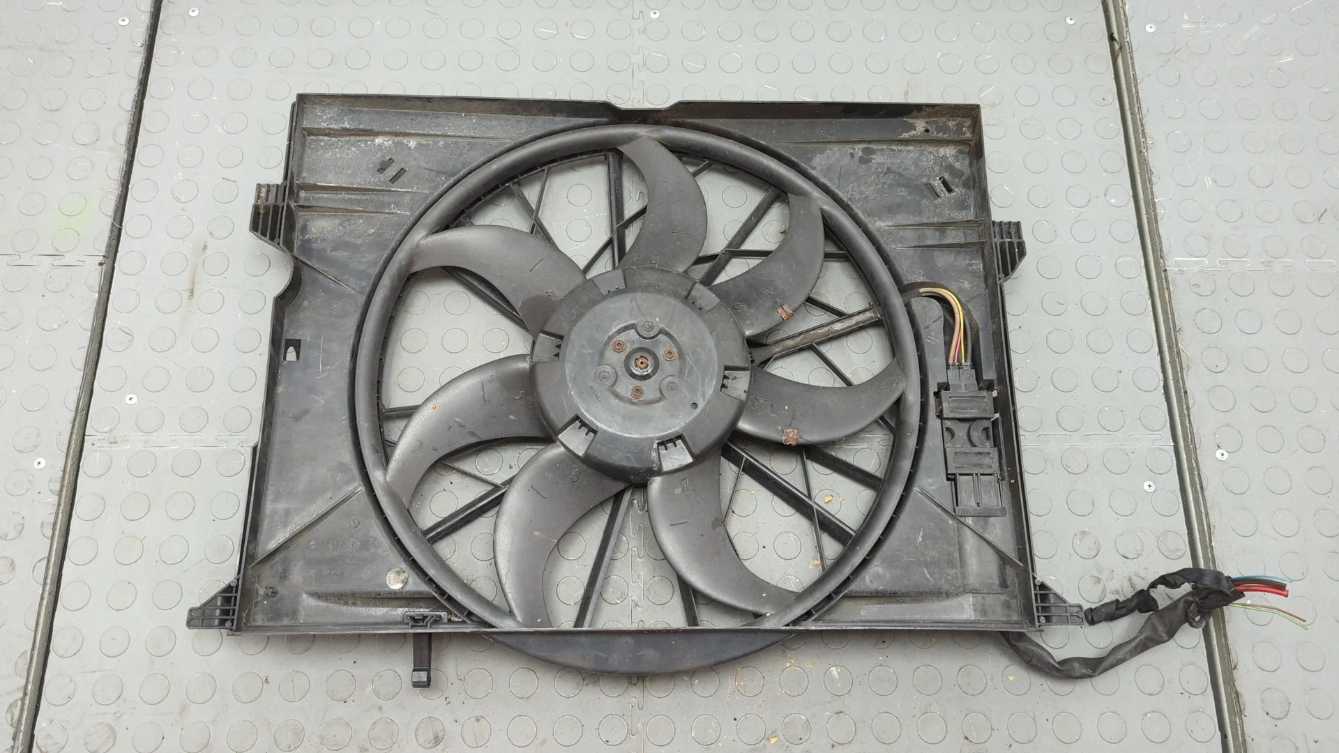 Вентилятор радиатора Mercedes-Benz E-Class W211 2002-2009 КПП автомат (АКПП) OM 647.961 Дизель 2.7 л CDI